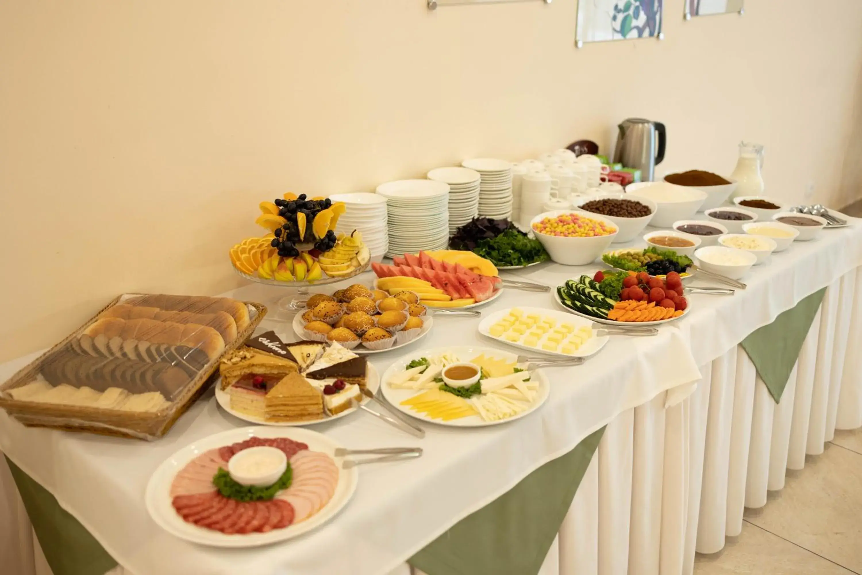 Restaurant/places to eat in Richmind Hotel Restaurant/places to eat in Richmind Hotel