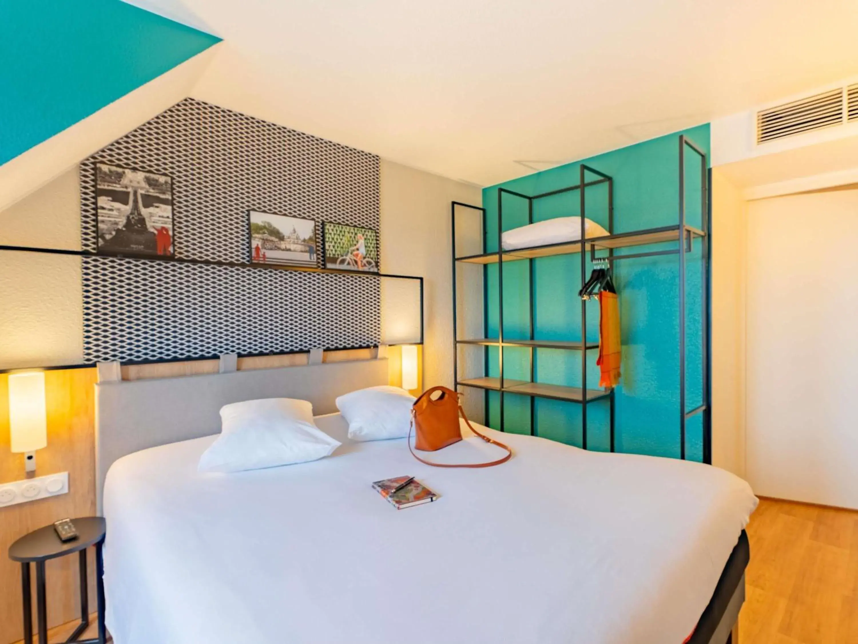 Bedroom, Bed in ibis Paris Vanves Parc des Expositions Bedroom, Bed in ibis Paris Vanves Parc des Expositions