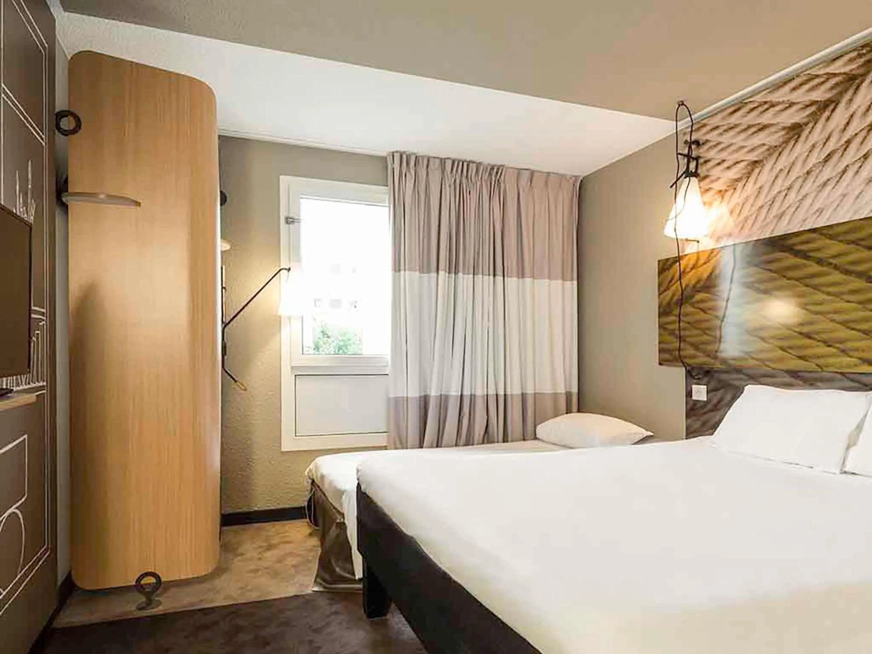 Bedroom, Bed in ibis Paris Vanves Parc des Expositions