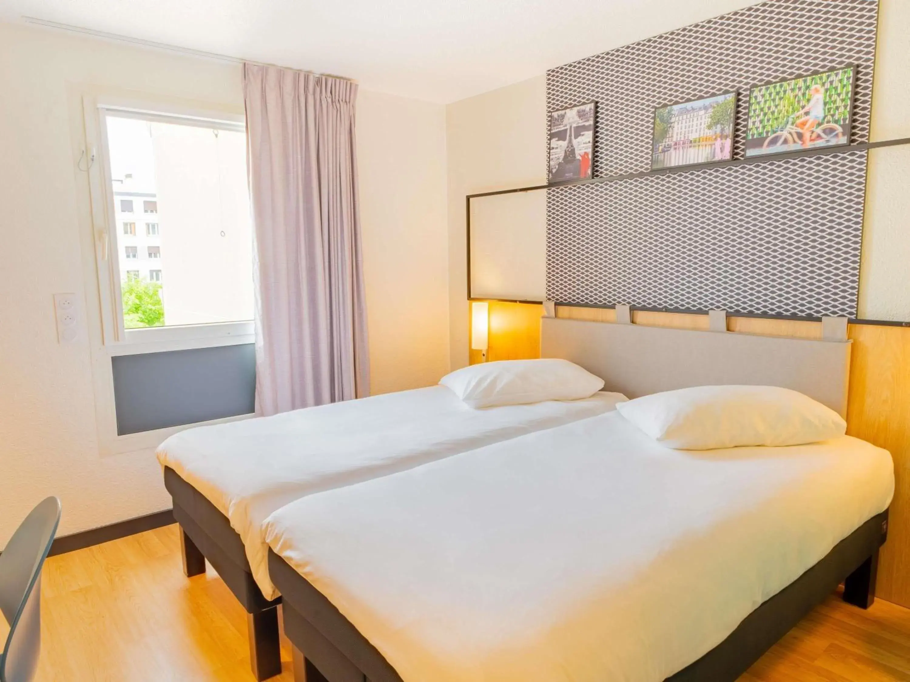 Bedroom, Bed in ibis Paris Vanves Parc des Expositions Bedroom, Bed in ibis Paris Vanves Parc des Expositions