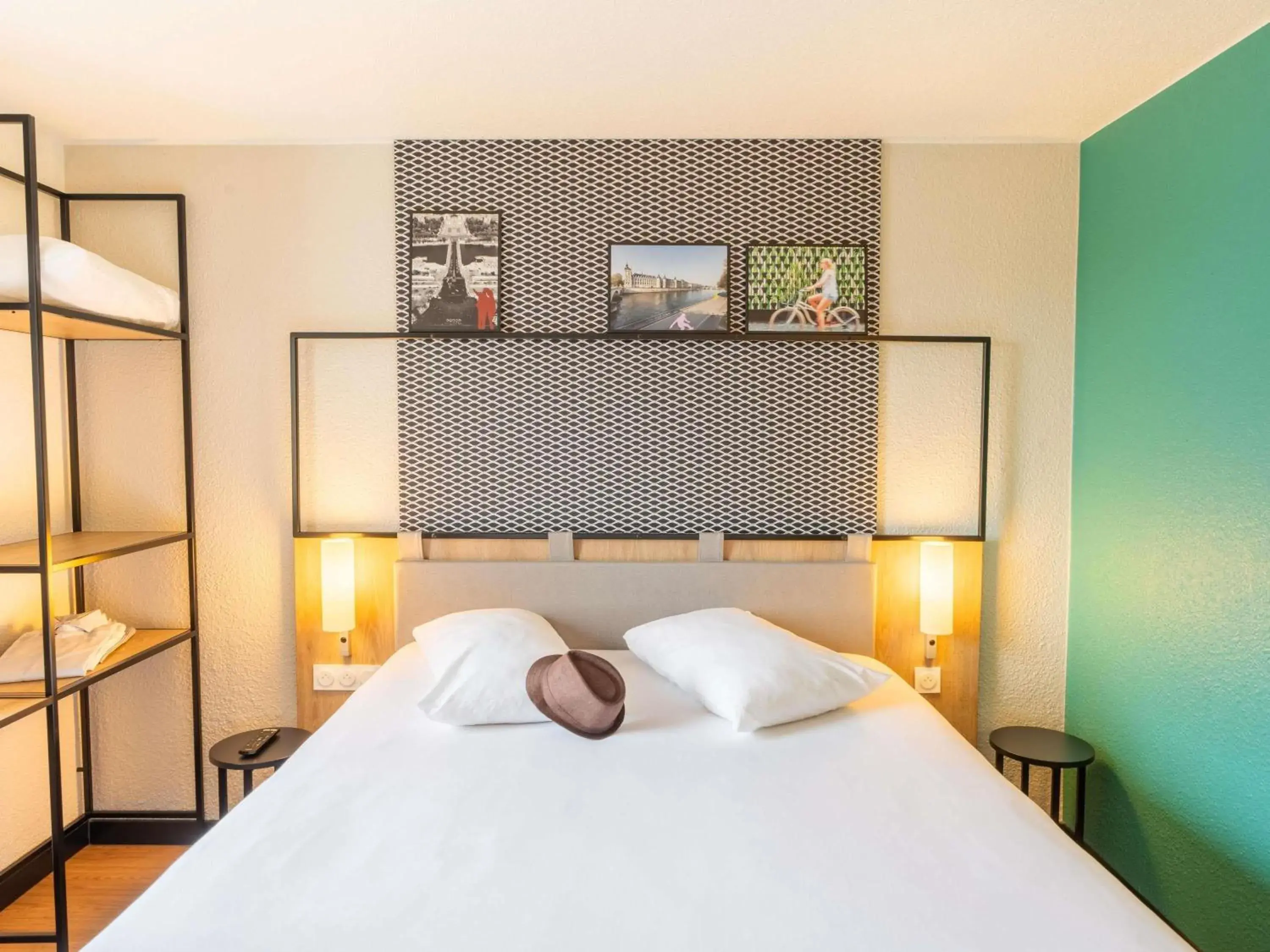 Bedroom, Bed in ibis Paris Vanves Parc des Expositions Bedroom, Bed in ibis Paris Vanves Parc des Expositions