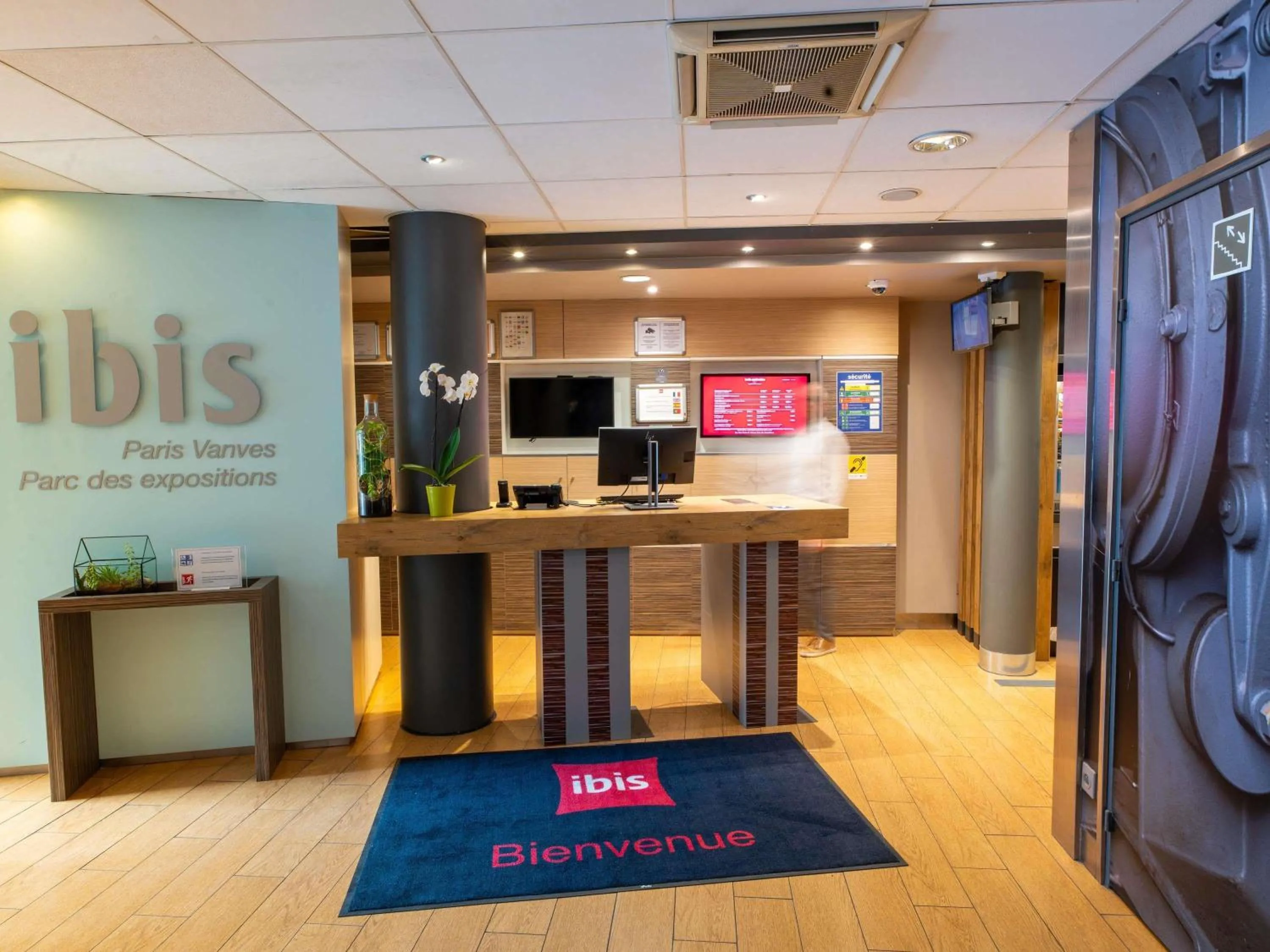 Property building in ibis Paris Vanves Parc des Expositions