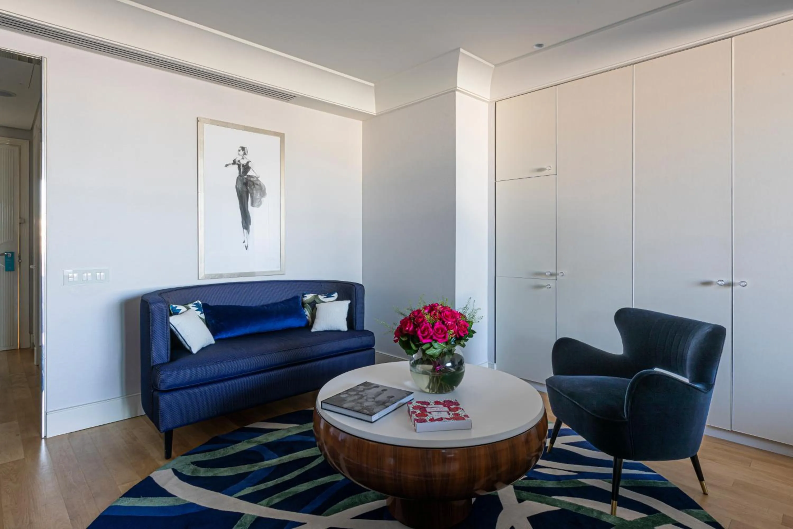 Living room in Hôtel Martinez, in The Unbound Collection by Hyatt