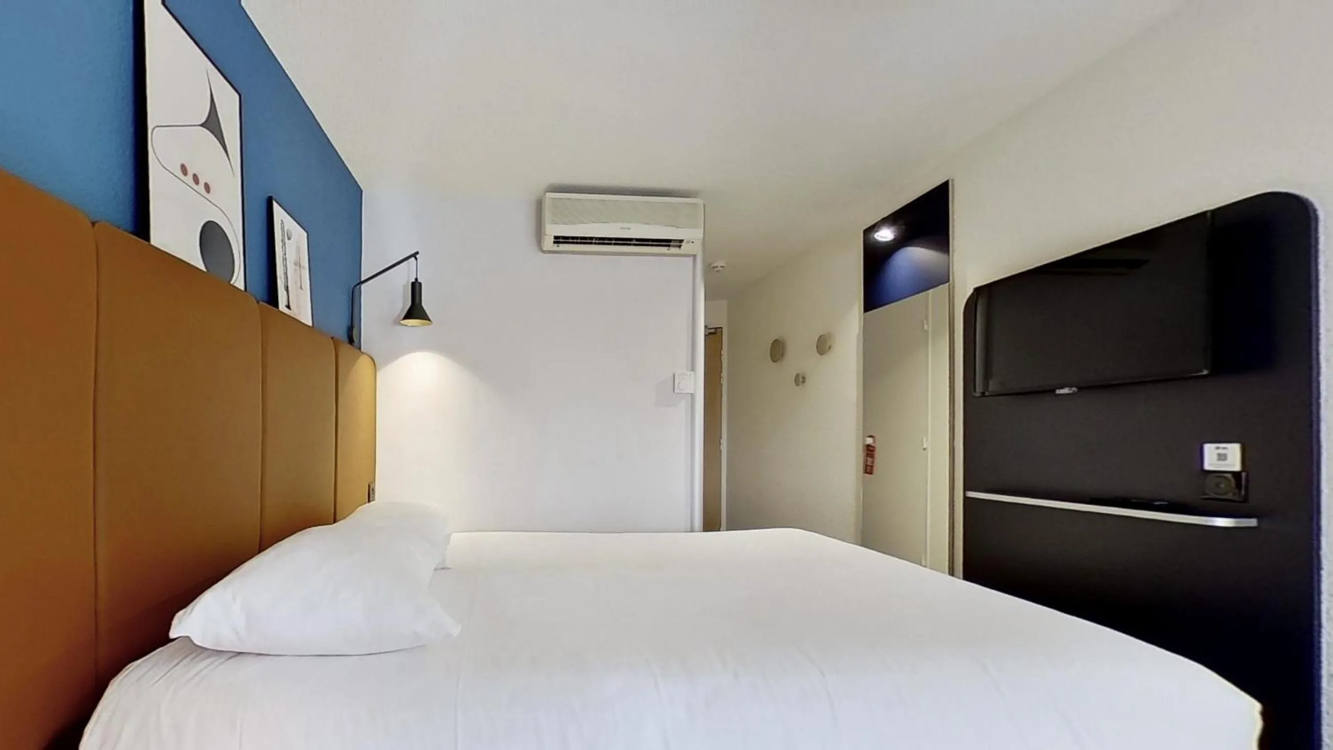 Bedroom, Bed in ibis Paris Brancion Parc des Expositions 15ème