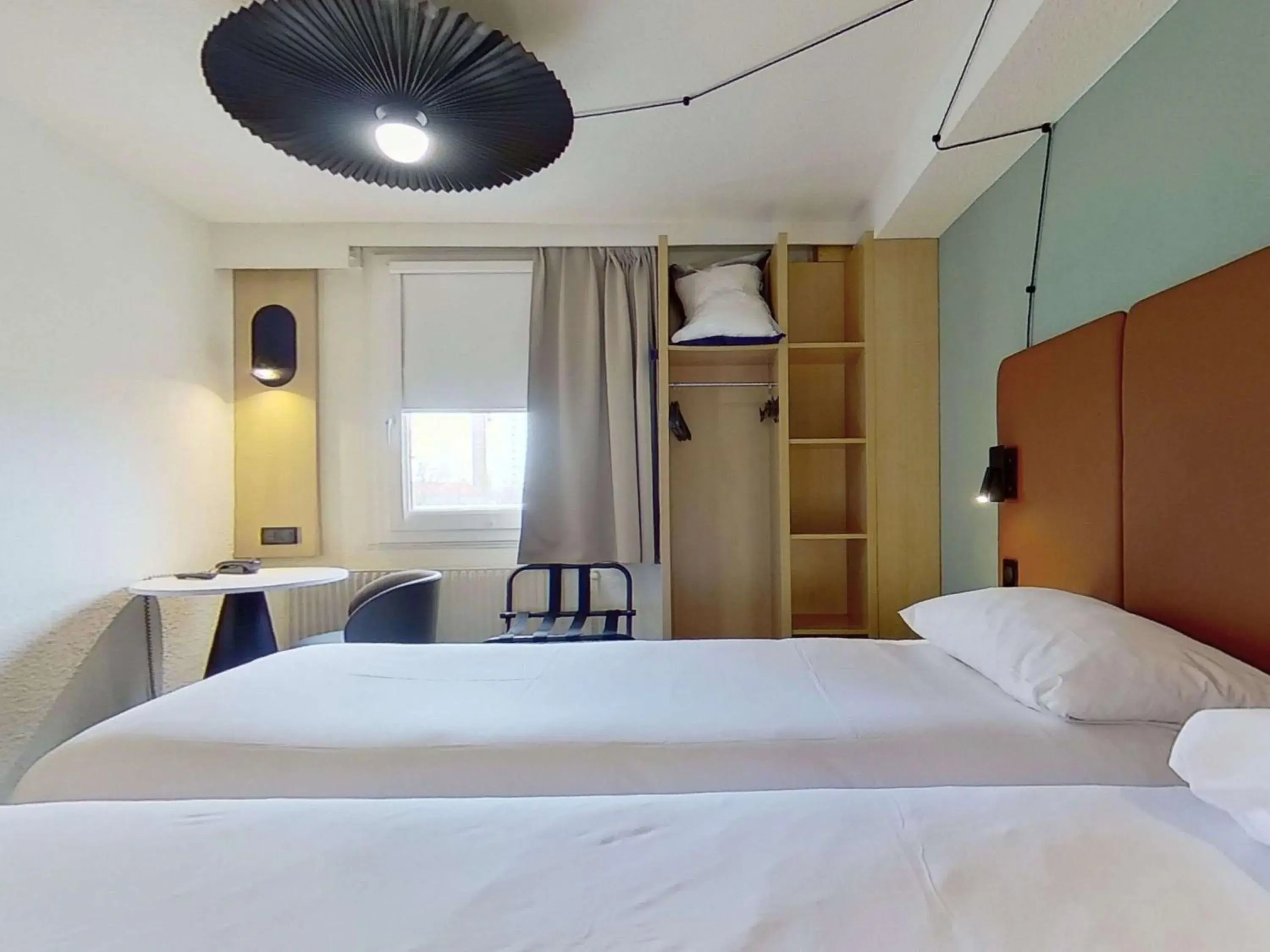 Bedroom, Bed in ibis Paris Brancion Parc des Expositions 15ème Bedroom, Bed in ibis Paris Brancion Parc des Expositions 15ème