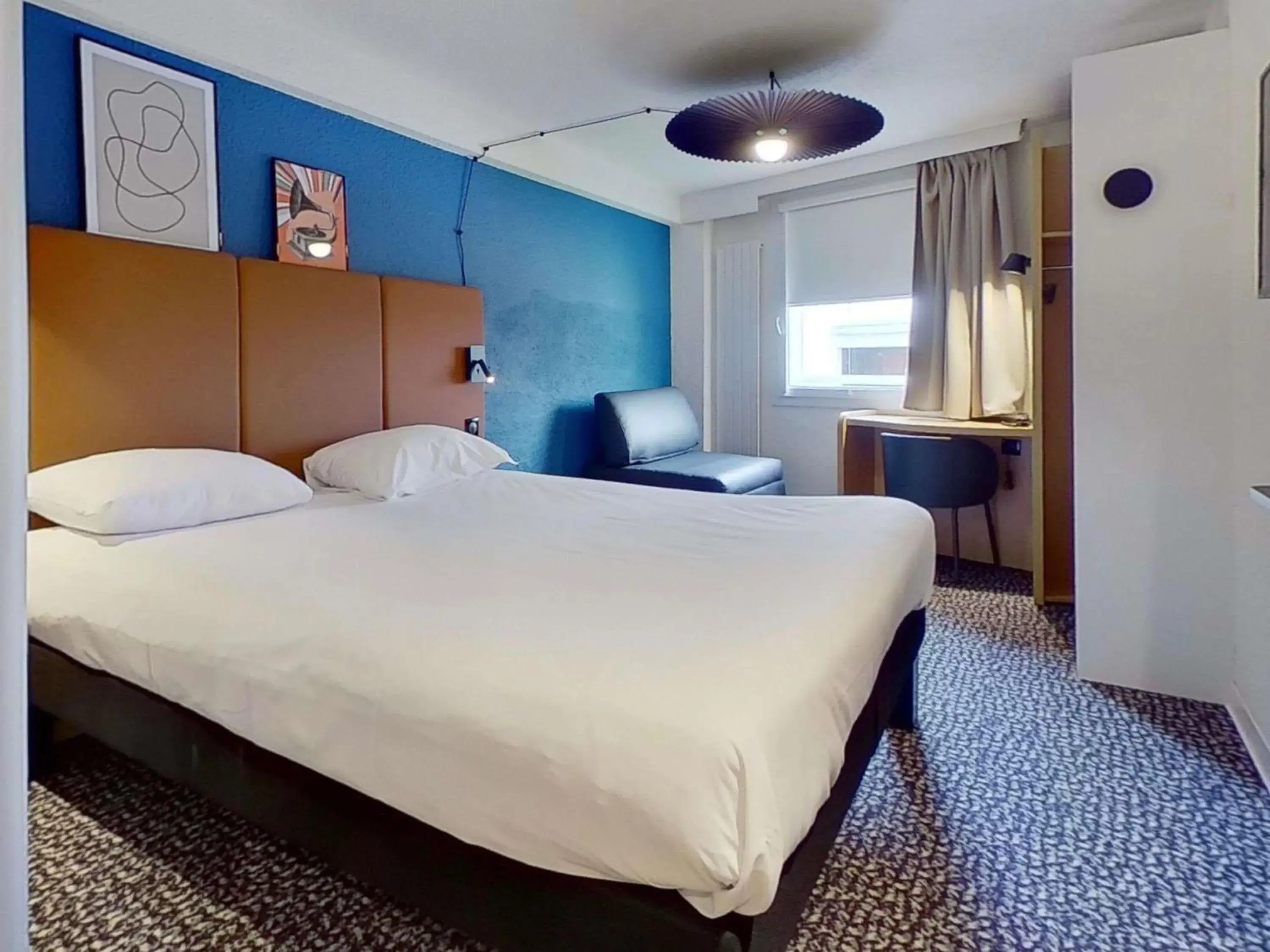 Bedroom, Bed in ibis Paris Brancion Parc des Expositions 15ème Bedroom, Bed in ibis Paris Brancion Parc des Expositions 15ème