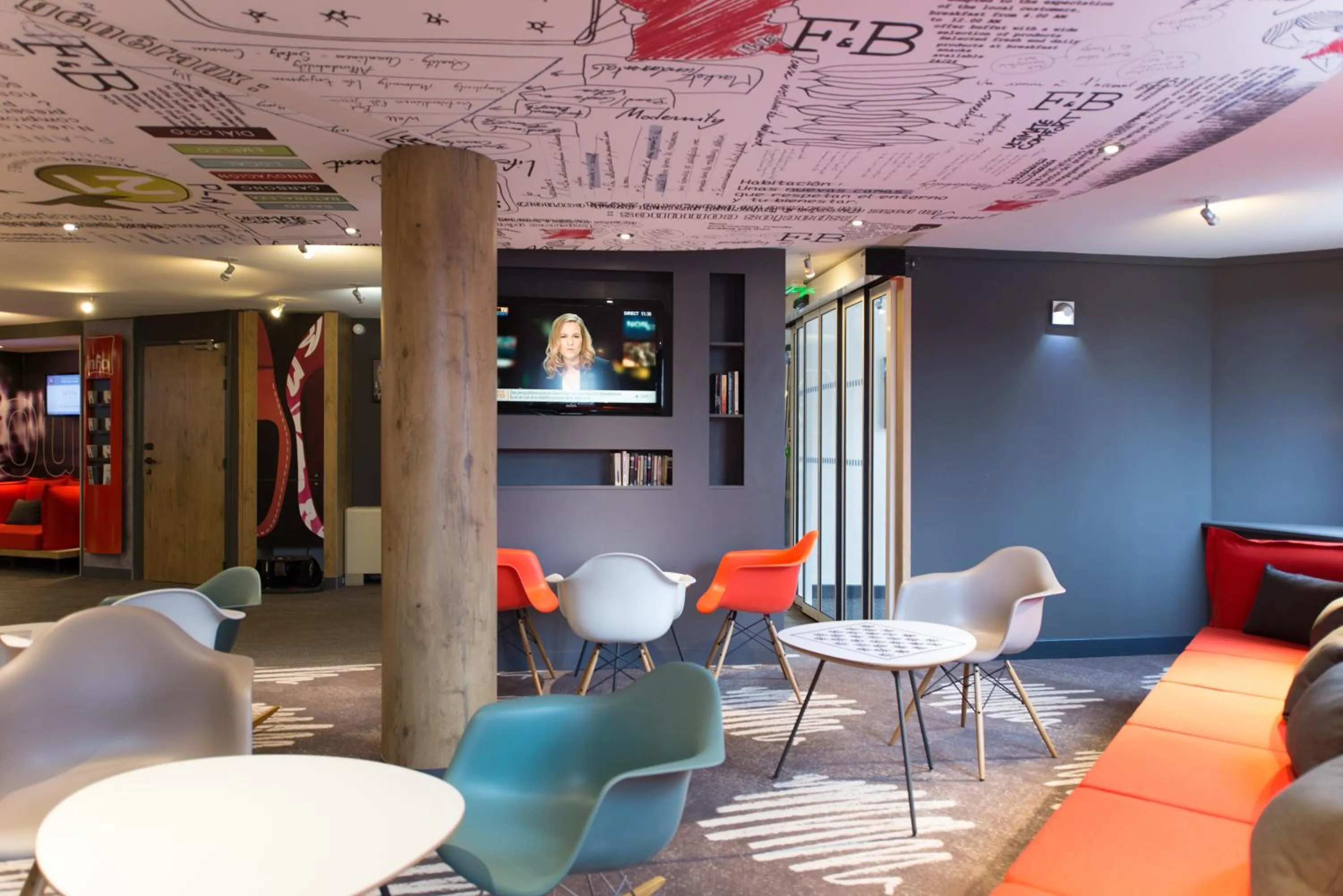 Lobby or reception in ibis Paris Brancion Parc des Expositions 15ème