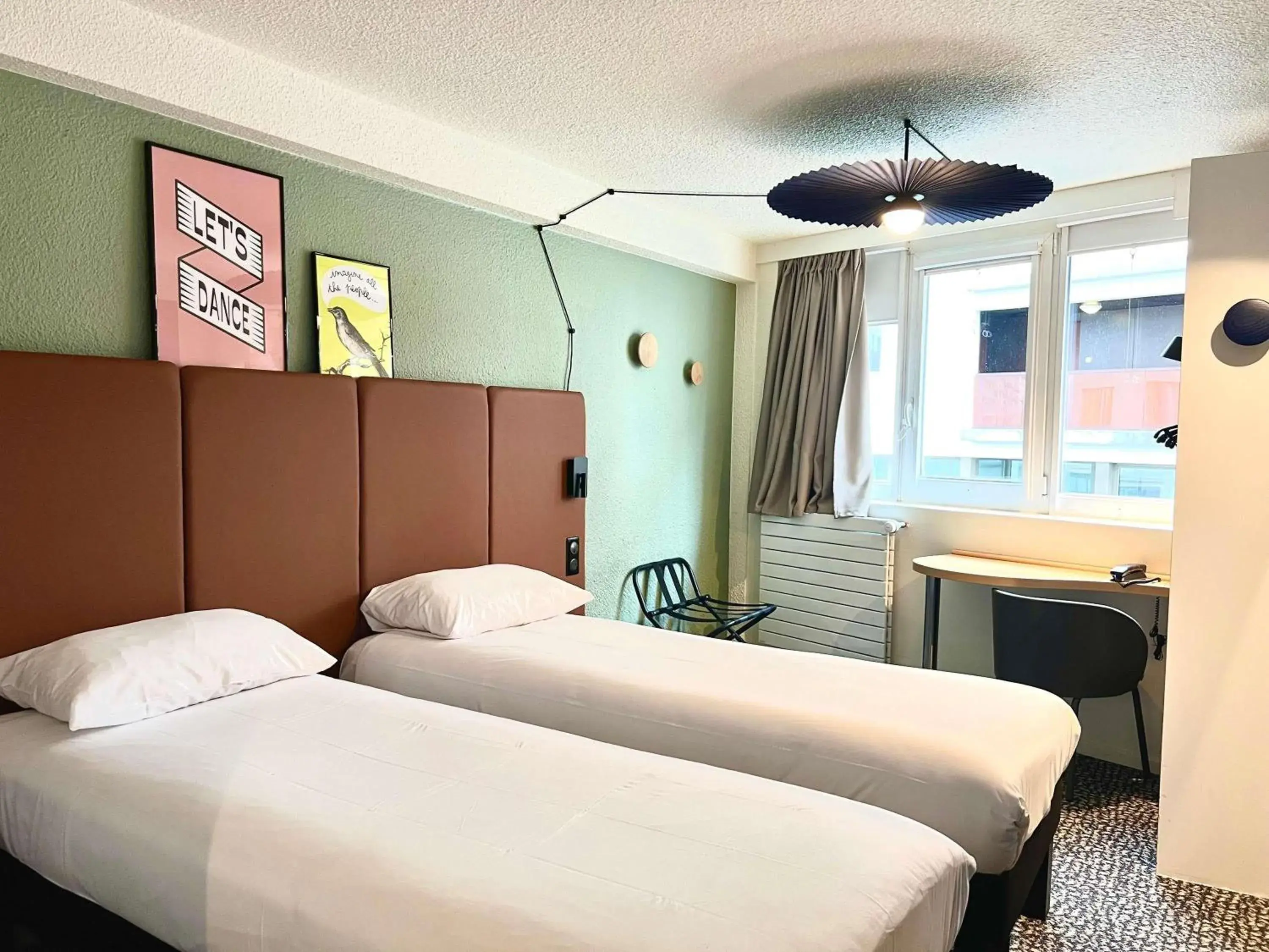 Property building, Bed in ibis Paris Brancion Parc des Expositions 15ème Property building, Bed in ibis Paris Brancion Parc des Expositions 15ème