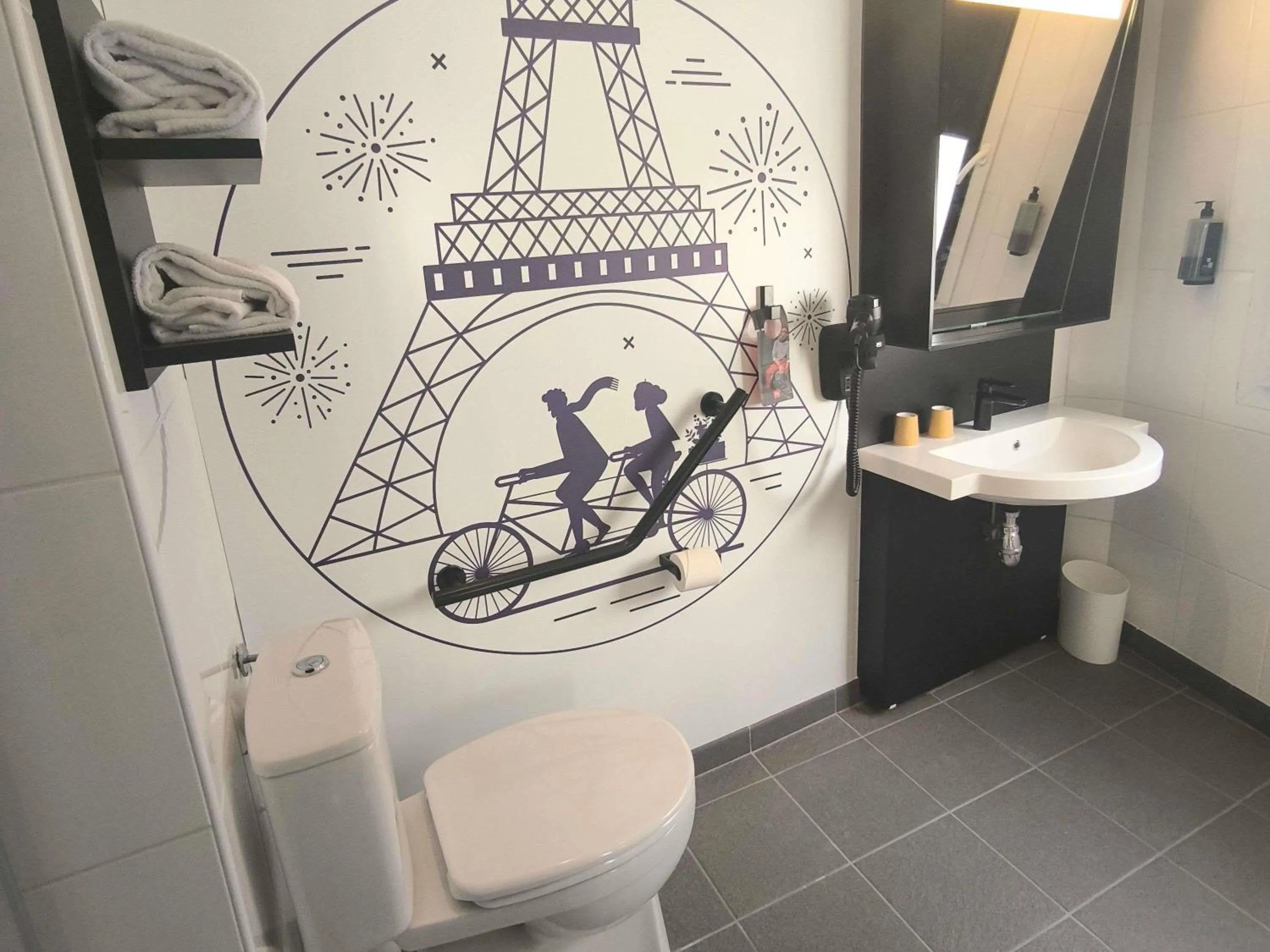 Bedroom in ibis Paris Brancion Parc des Expositions 15ème