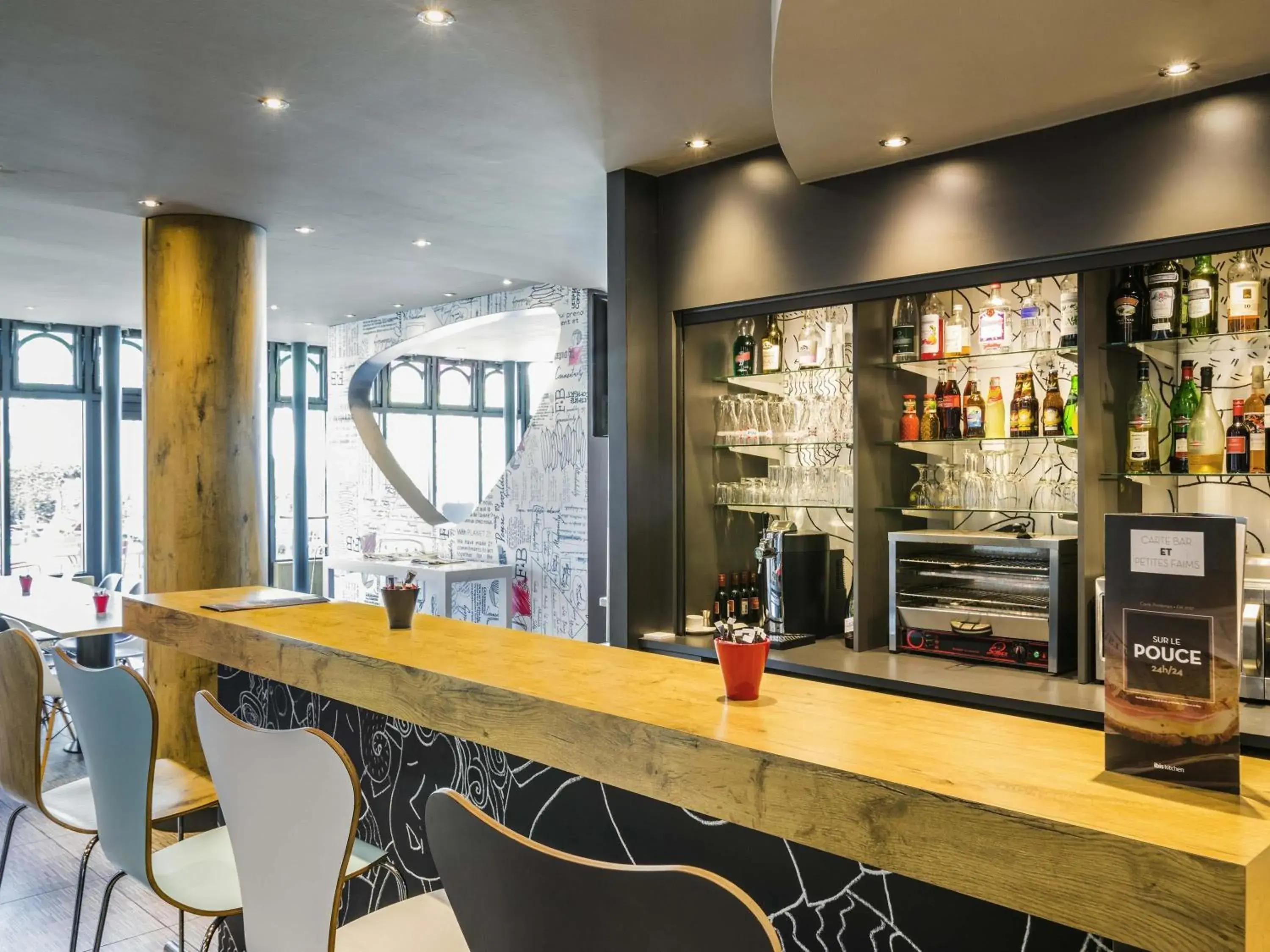Lounge or bar in ibis Paris Gare de Lyon Ledru Rollin Lounge or bar in ibis Paris Gare de Lyon Ledru Rollin