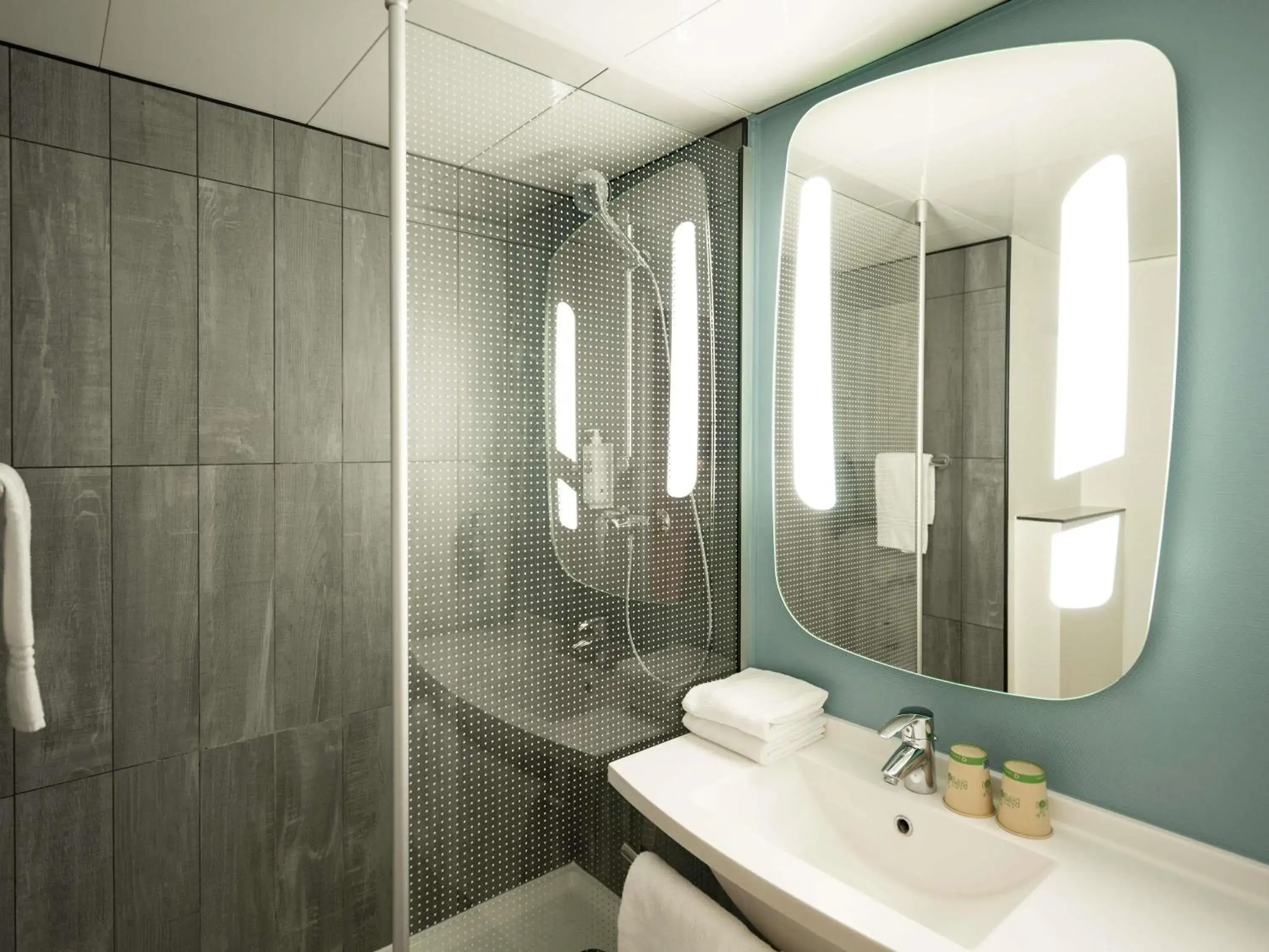 Property building in ibis Paris Gare de Lyon Ledru Rollin Property building in ibis Paris Gare de Lyon Ledru Rollin