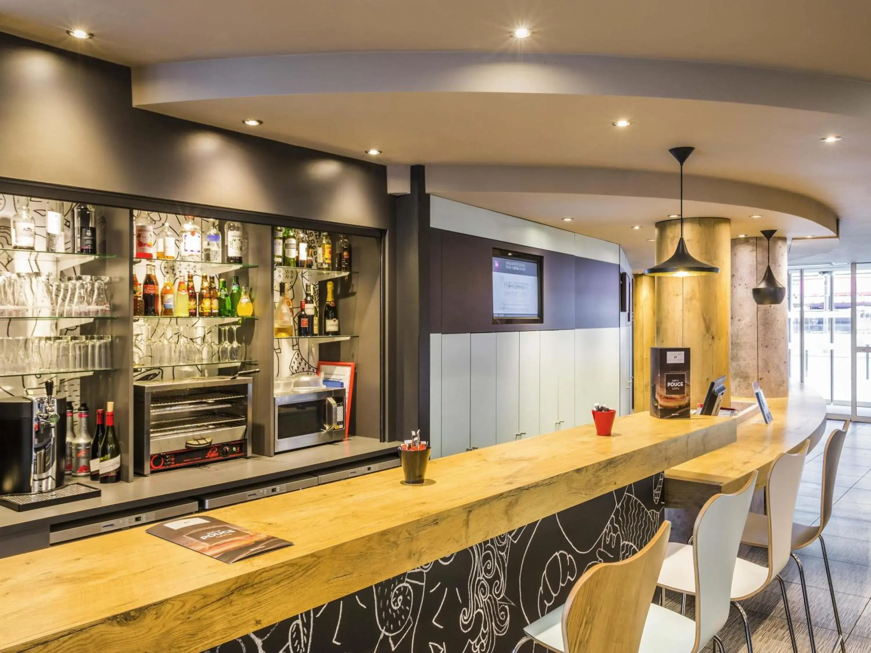 Lounge or bar in ibis Paris Gare de Lyon Ledru Rollin Lounge or bar in ibis Paris Gare de Lyon Ledru Rollin