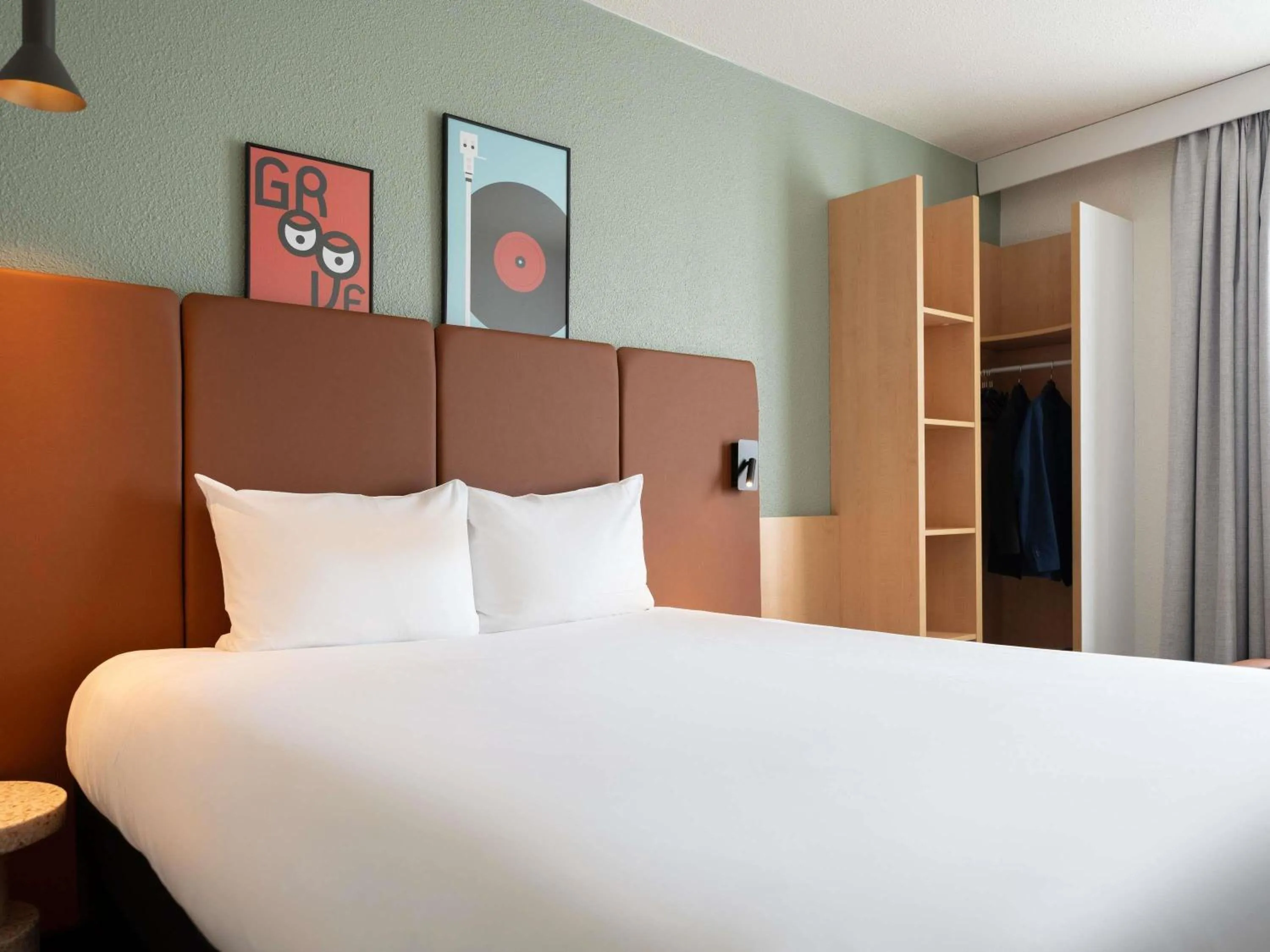 Bedroom, Bed in ibis Paris Gare de Lyon Ledru Rollin