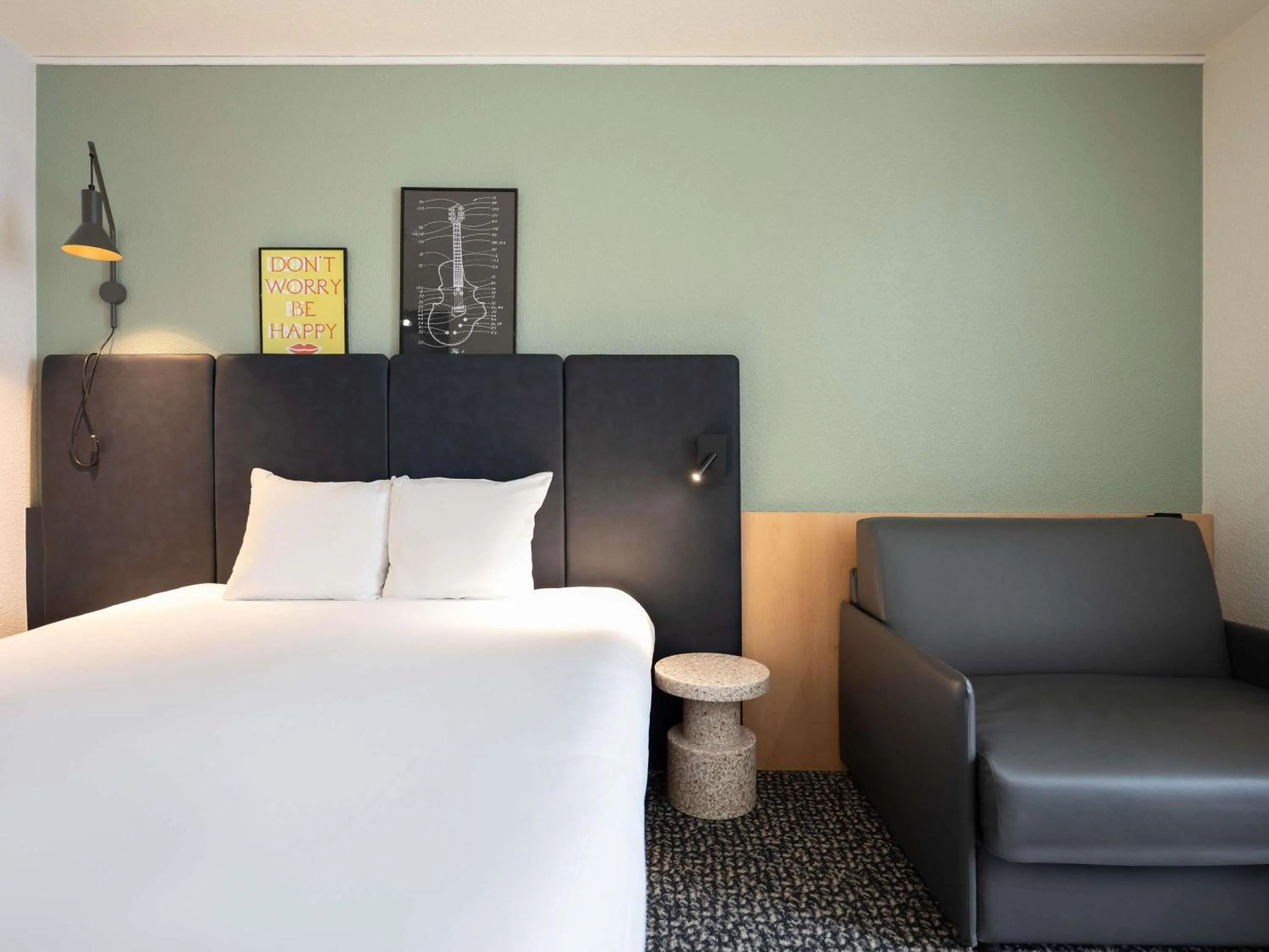 Bedroom, Bed in ibis Paris Gare de Lyon Ledru Rollin