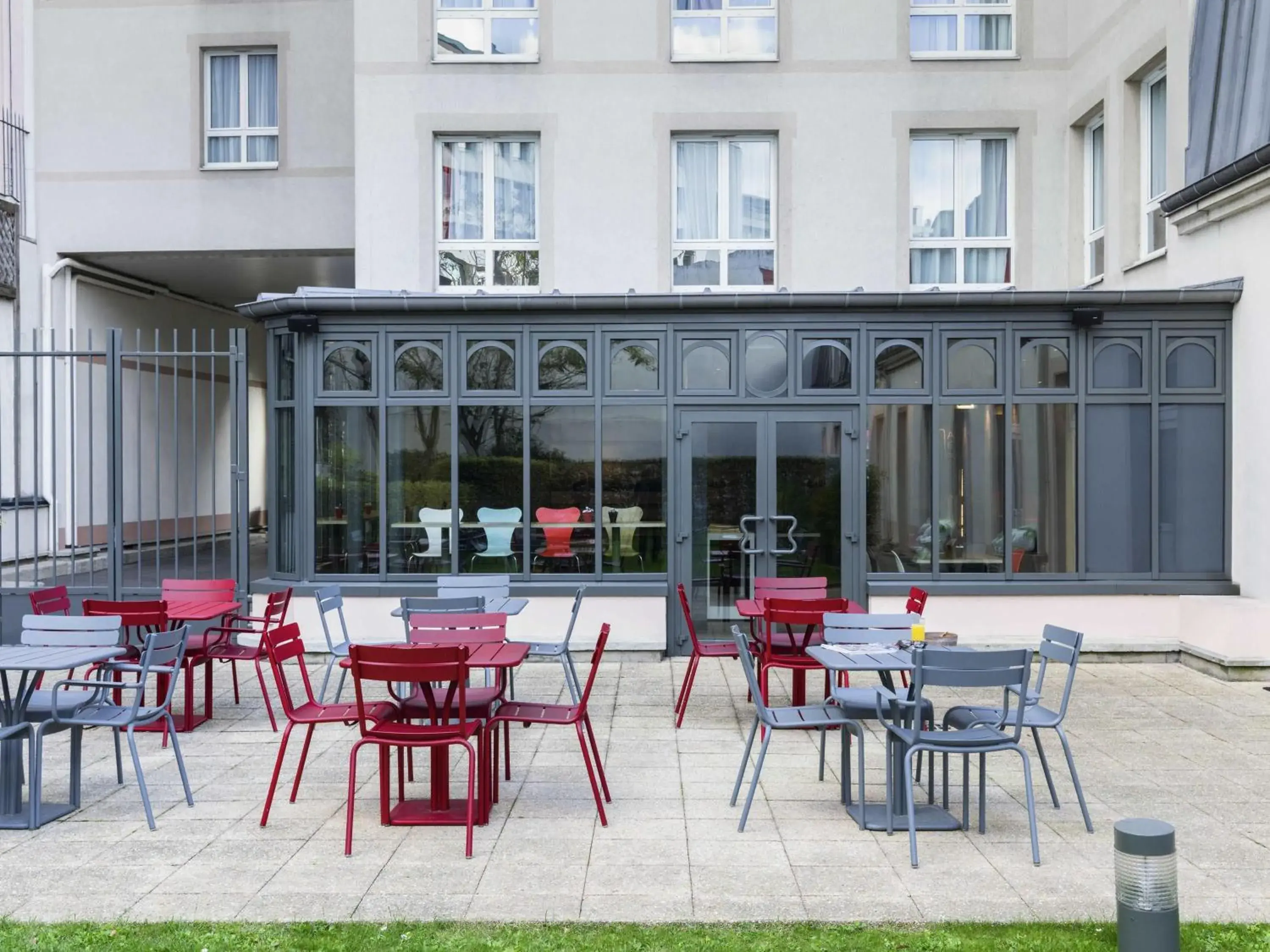 Lounge or bar in ibis Paris Gare de Lyon Ledru Rollin Lounge or bar in ibis Paris Gare de Lyon Ledru Rollin