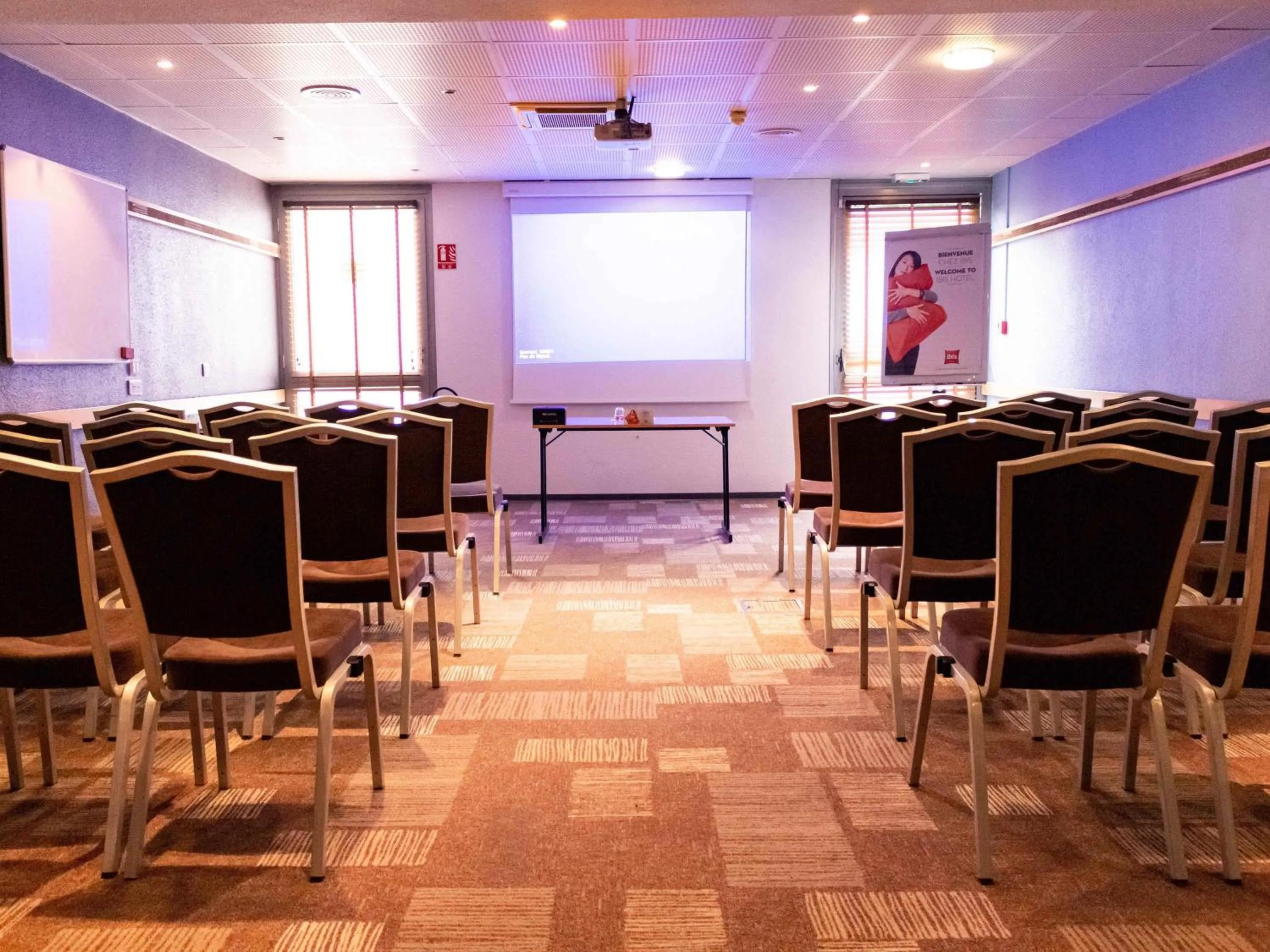 Meeting/conference room in ibis Paris Gennevilliers