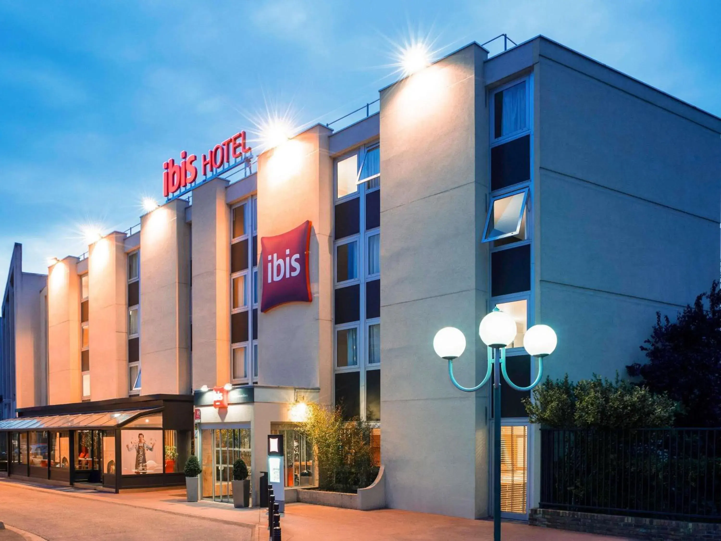 Property building in ibis Paris Gennevilliers Property building in ibis Paris Gennevilliers