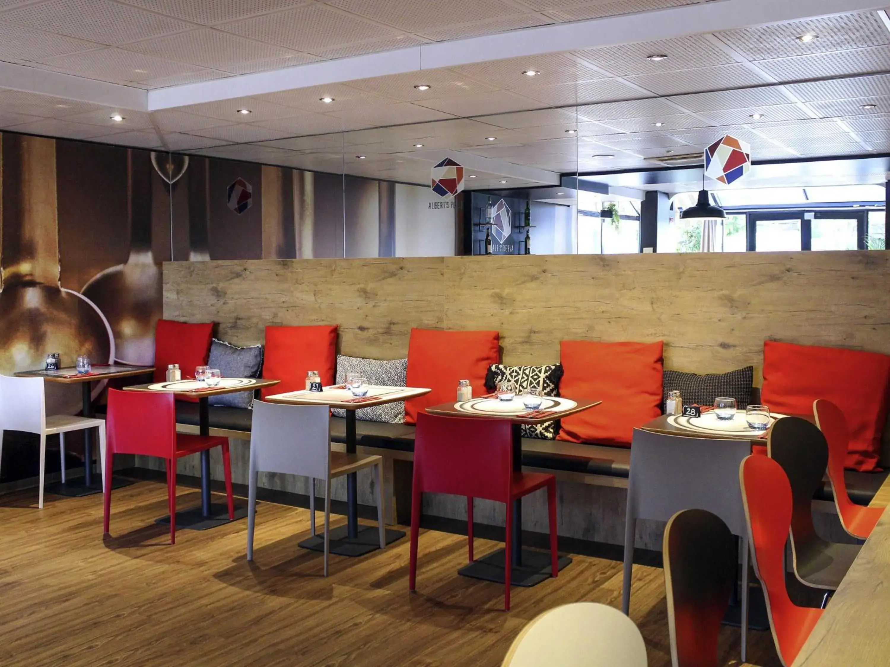 Restaurant/places to eat in ibis Paris Gennevilliers Restaurant/places to eat in ibis Paris Gennevilliers