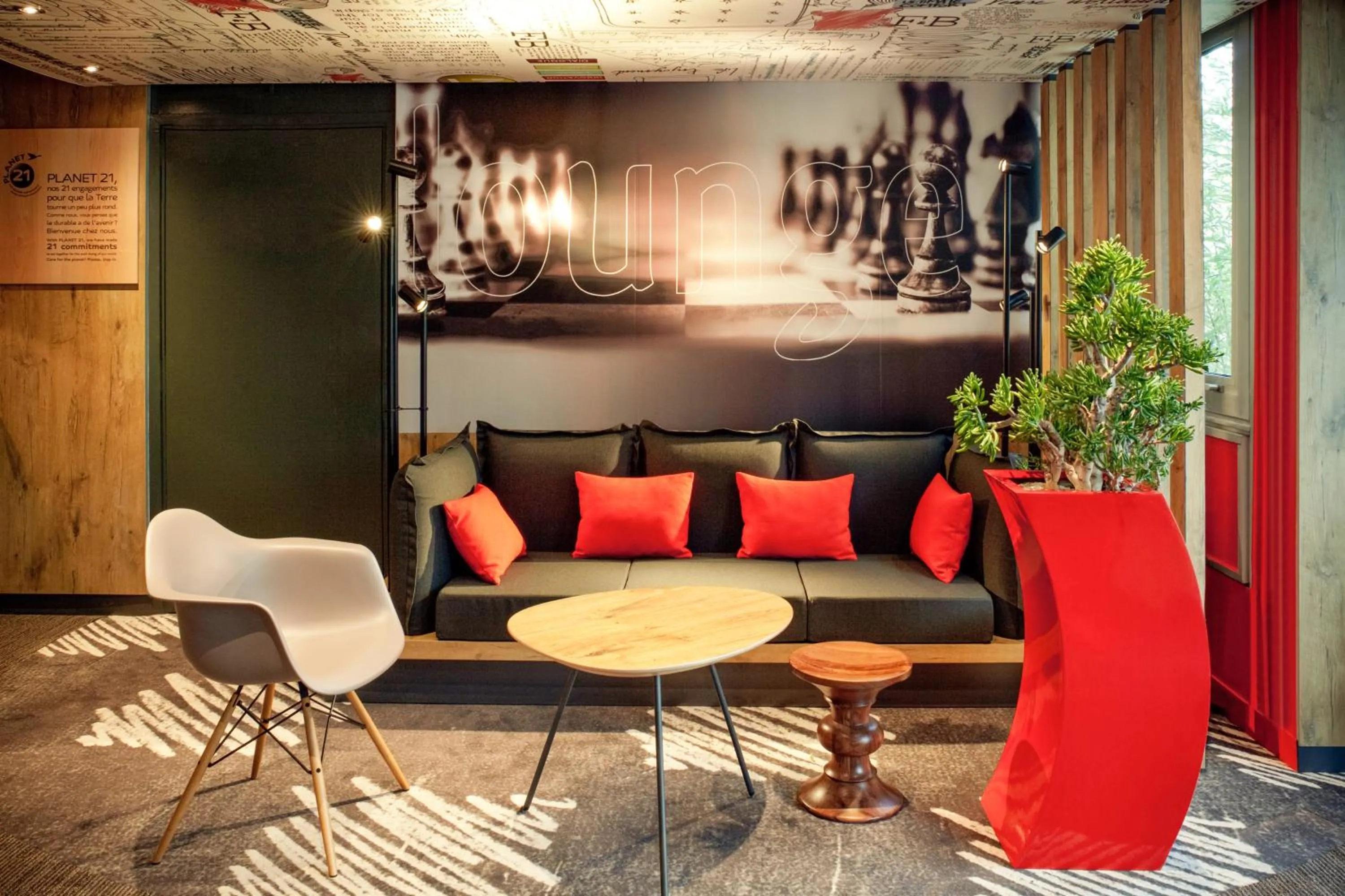 Lobby or reception in ibis Paris Gennevilliers