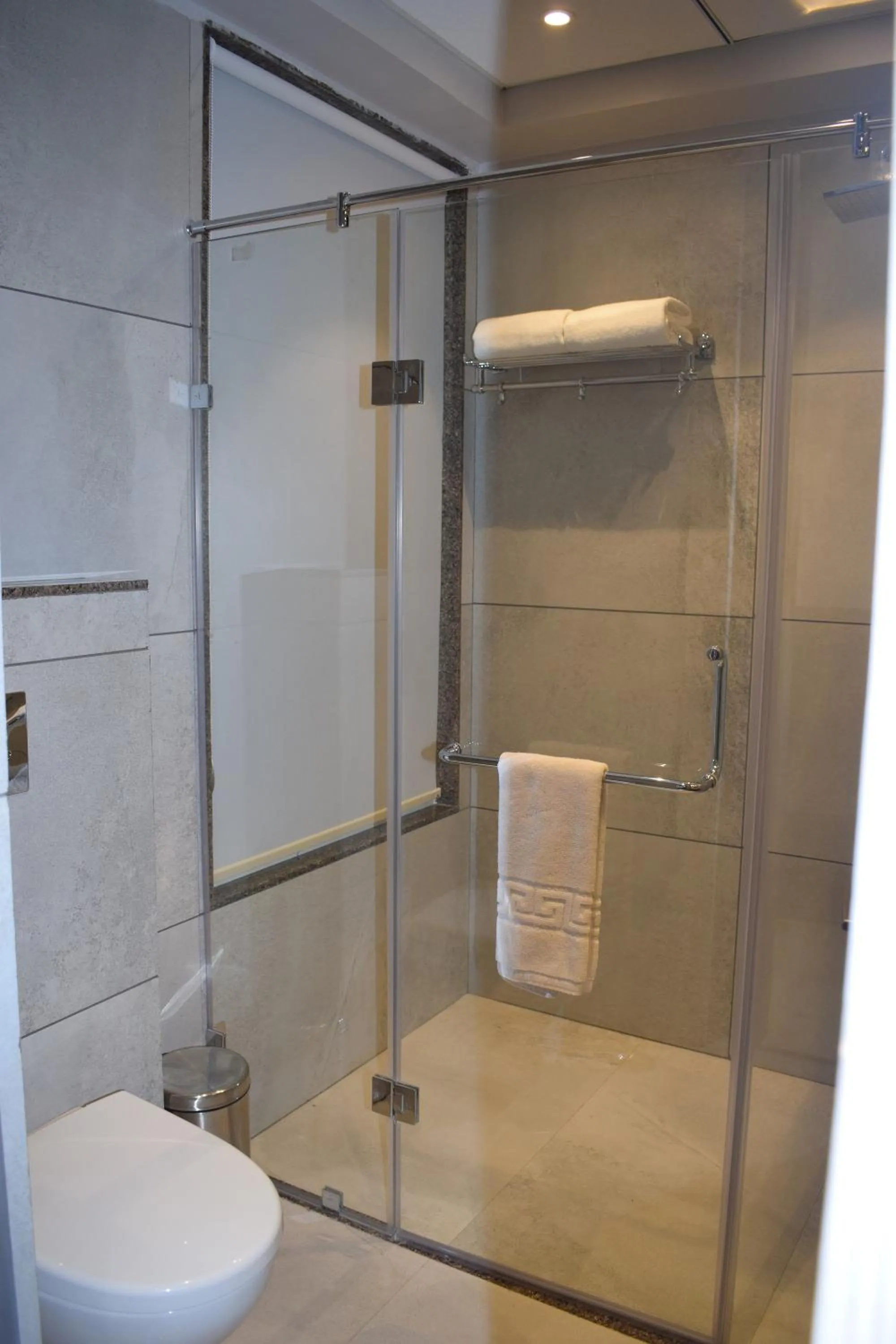 Bathroom in Hotel Deep Clarks Inn Lucknow