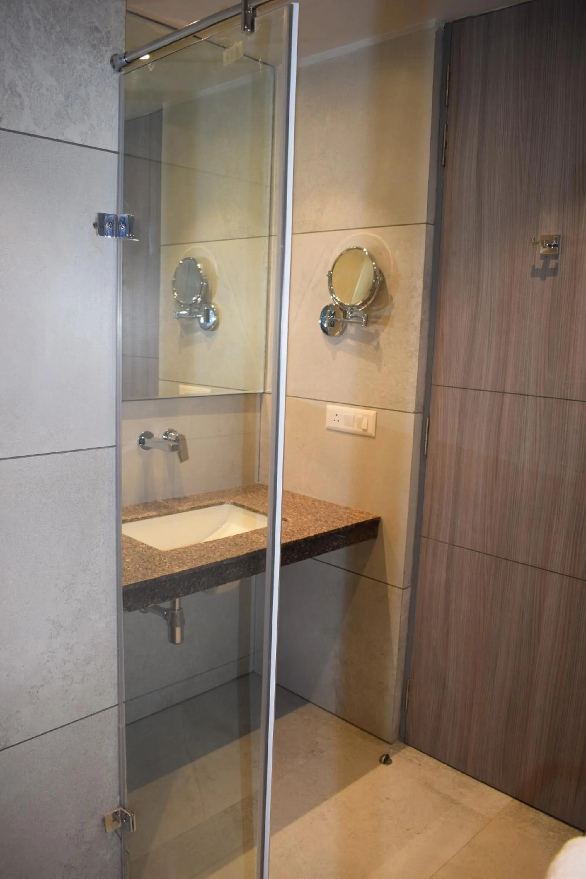 Bathroom in Hotel Deep Clarks Inn Lucknow