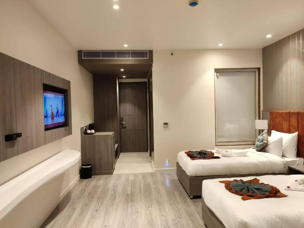 Bed in Hotel Deep Clarks Inn Lucknow Bed in Hotel Deep Clarks Inn Lucknow