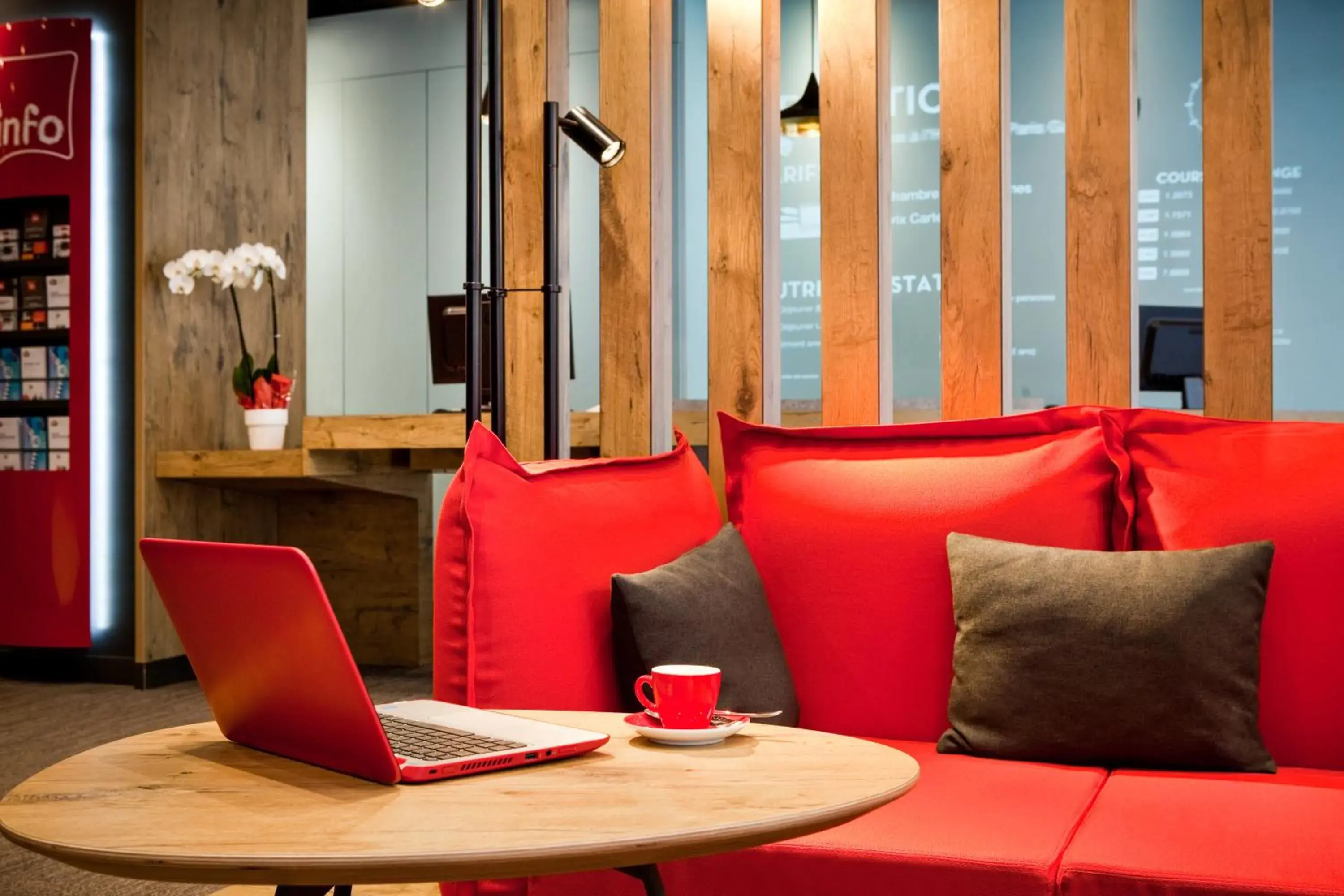 Lobby or reception in ibis Paris Gare De L'Est TGV Lobby or reception in ibis Paris Gare De L'Est TGV