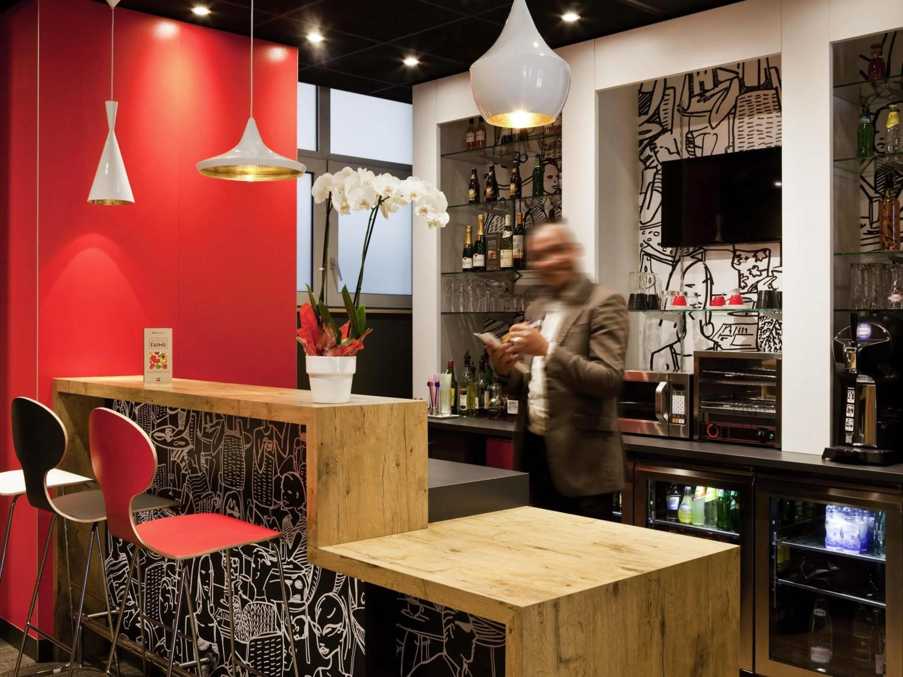 Lounge or bar in ibis Paris Gare De L'Est TGV