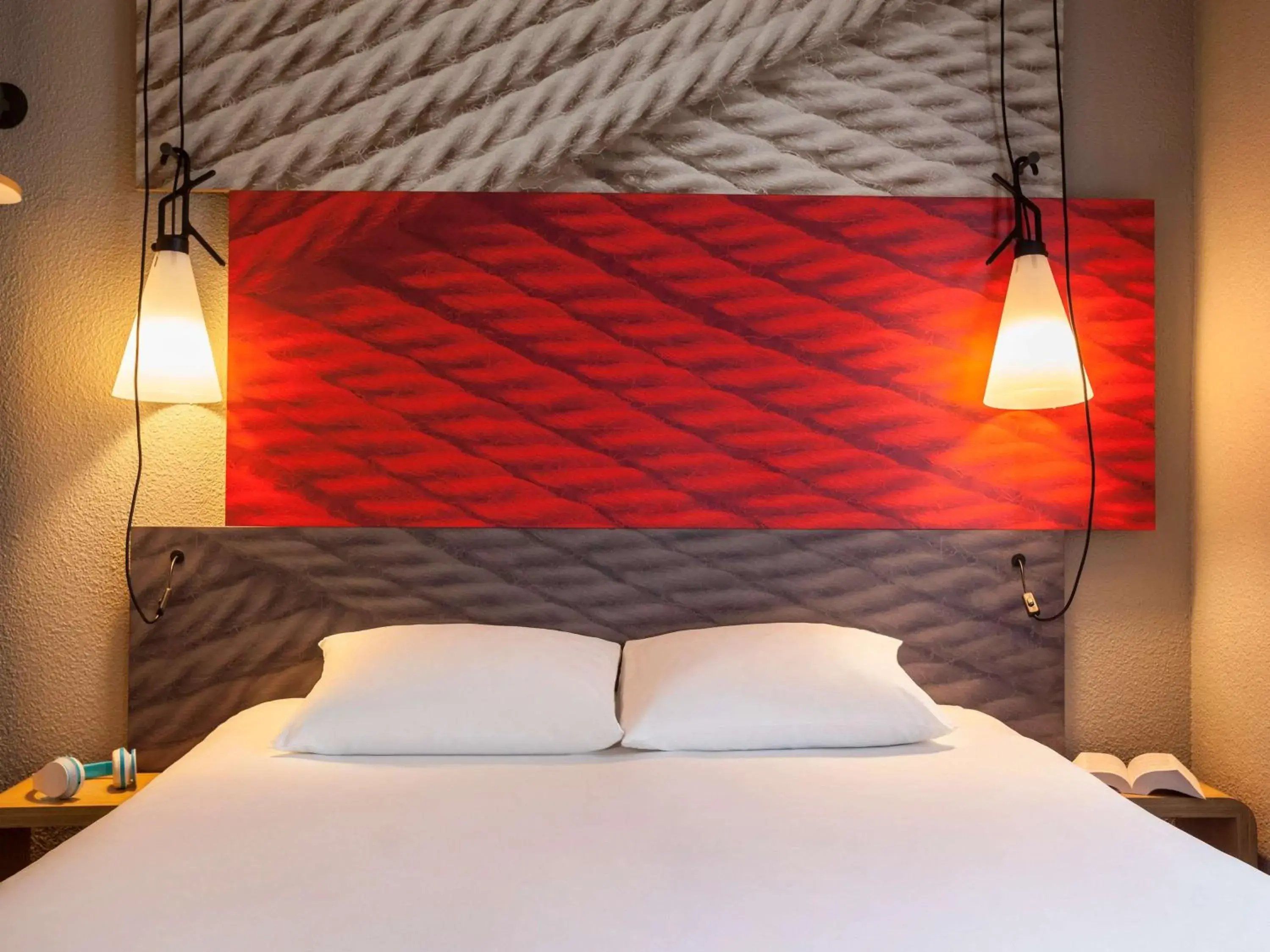 Photo of the whole room, Bed in ibis Paris Gare De L'Est TGV Photo of the whole room, Bed in ibis Paris Gare De L'Est TGV