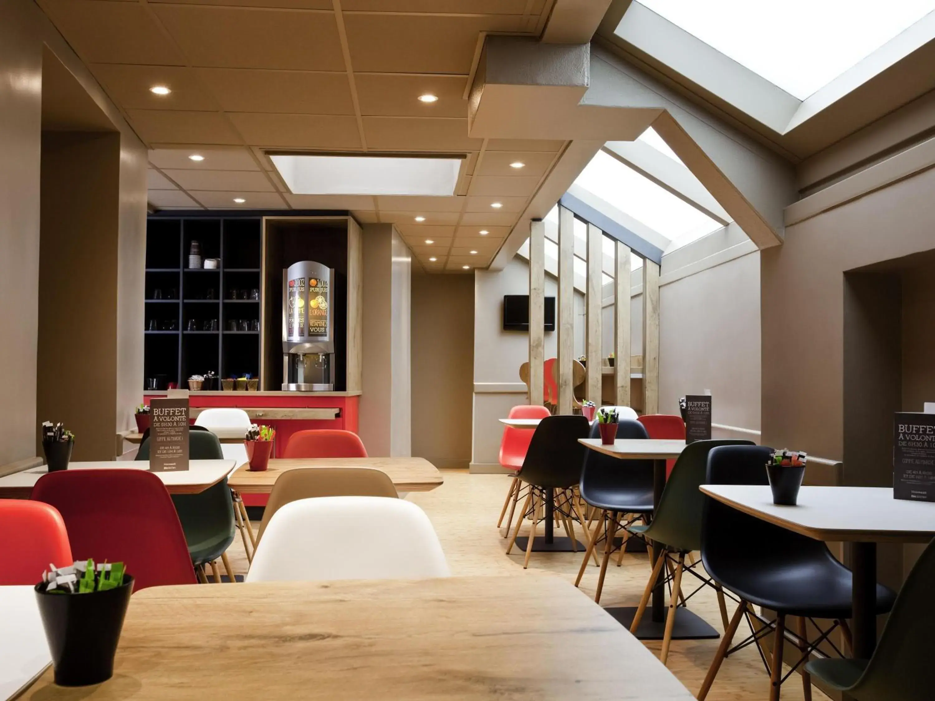 Property building in ibis Paris Gare De L'Est TGV Property building in ibis Paris Gare De L'Est TGV