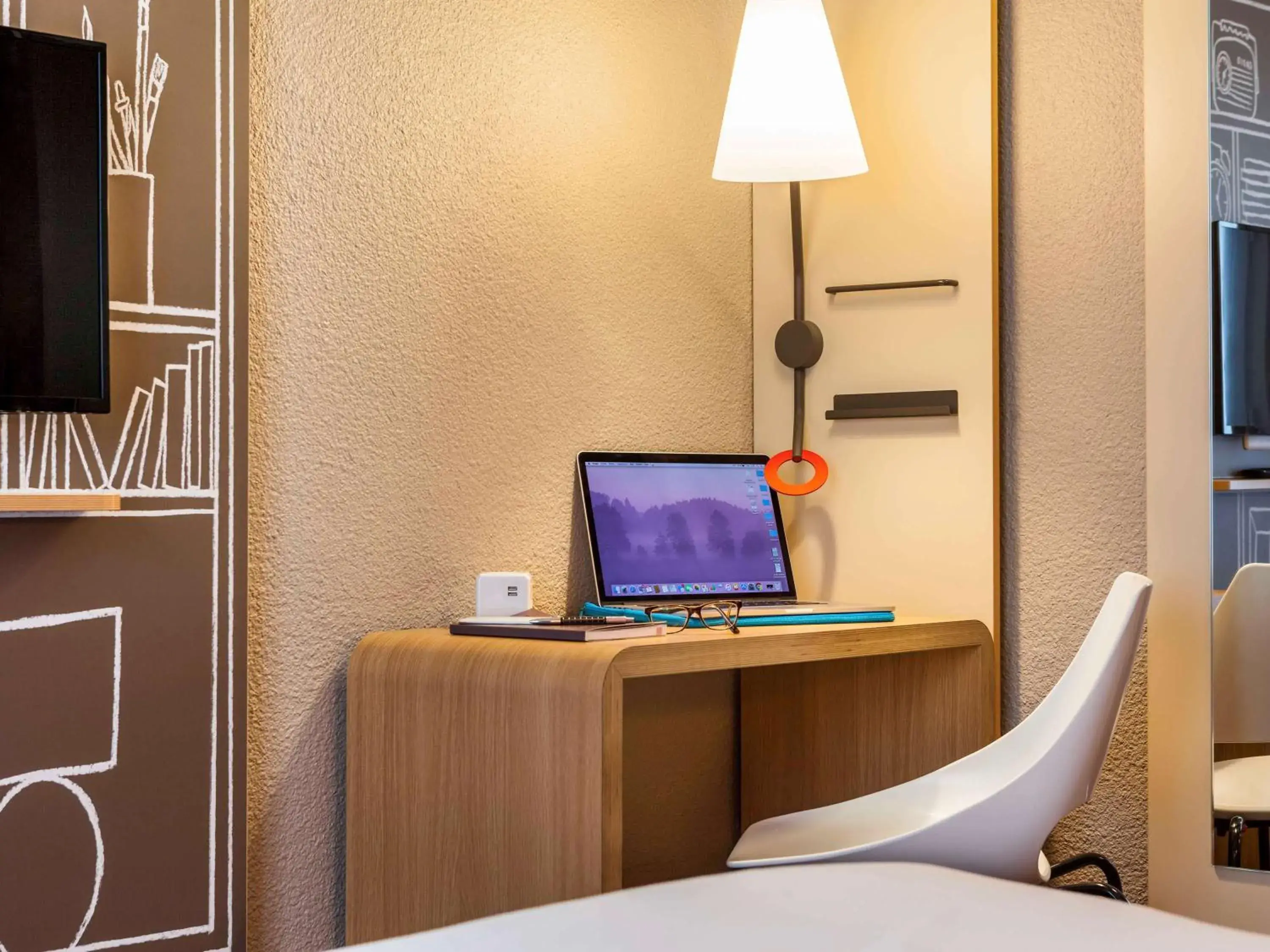 Photo of the whole room, Bed in ibis Paris Gare De L'Est TGV Photo of the whole room, Bed in ibis Paris Gare De L'Est TGV