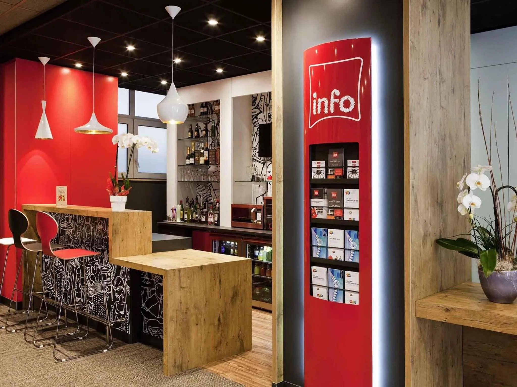 Lounge or bar in ibis Paris Gare De L'Est TGV