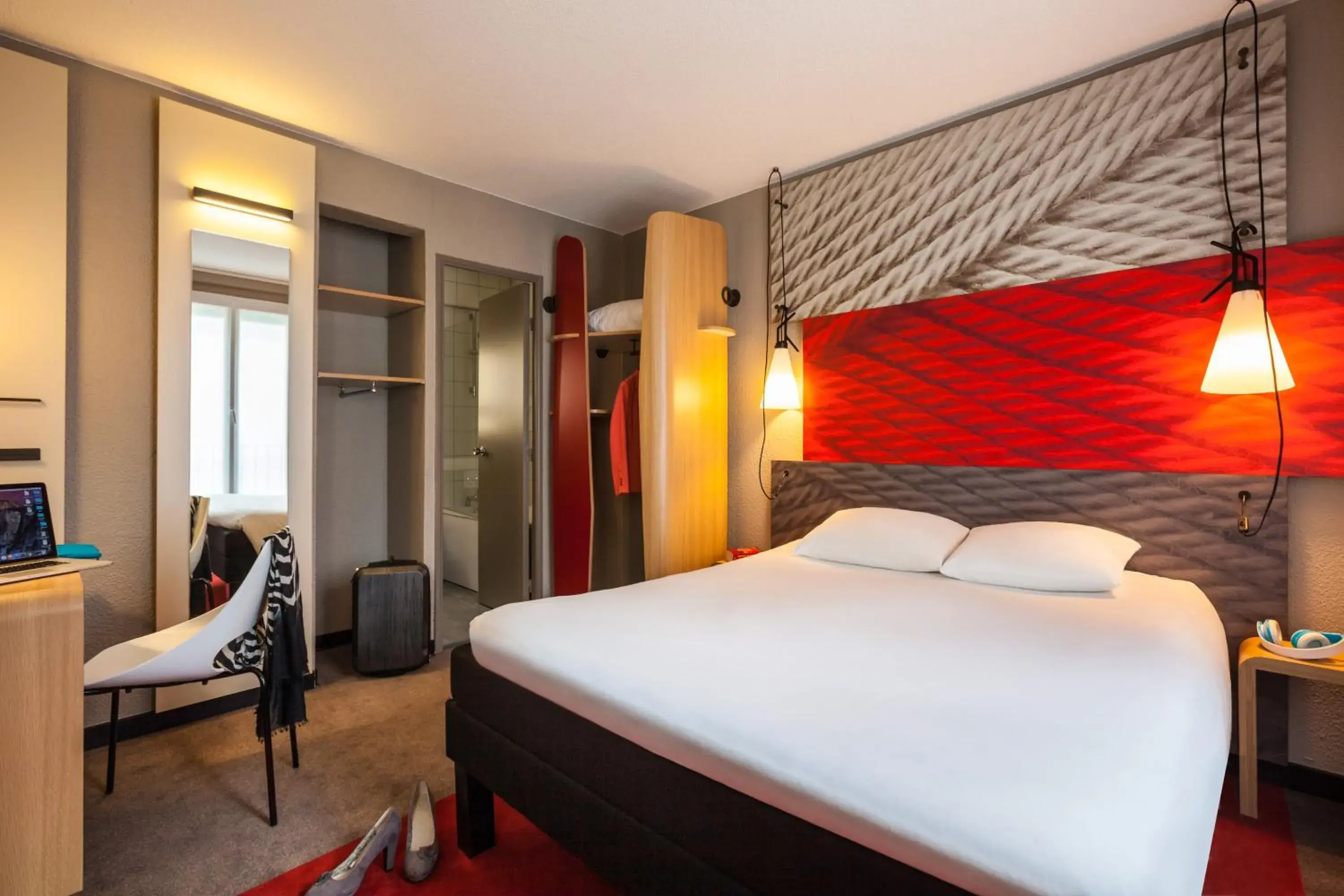 Photo of the whole room, Bed in ibis Paris Gare De L'Est TGV Photo of the whole room, Bed in ibis Paris Gare De L'Est TGV