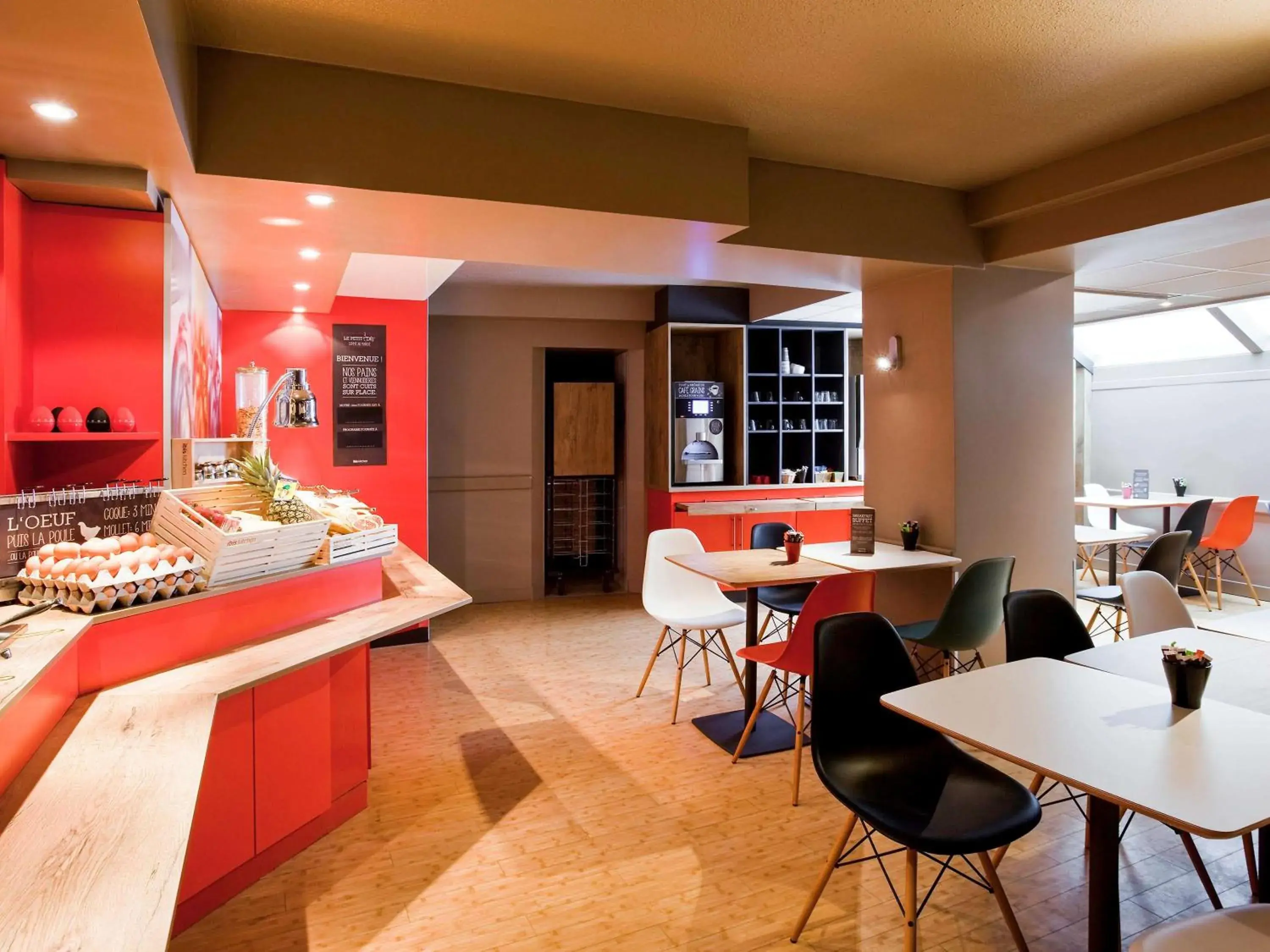 Restaurant/places to eat in ibis Paris Gare De L'Est TGV Restaurant/places to eat in ibis Paris Gare De L'Est TGV