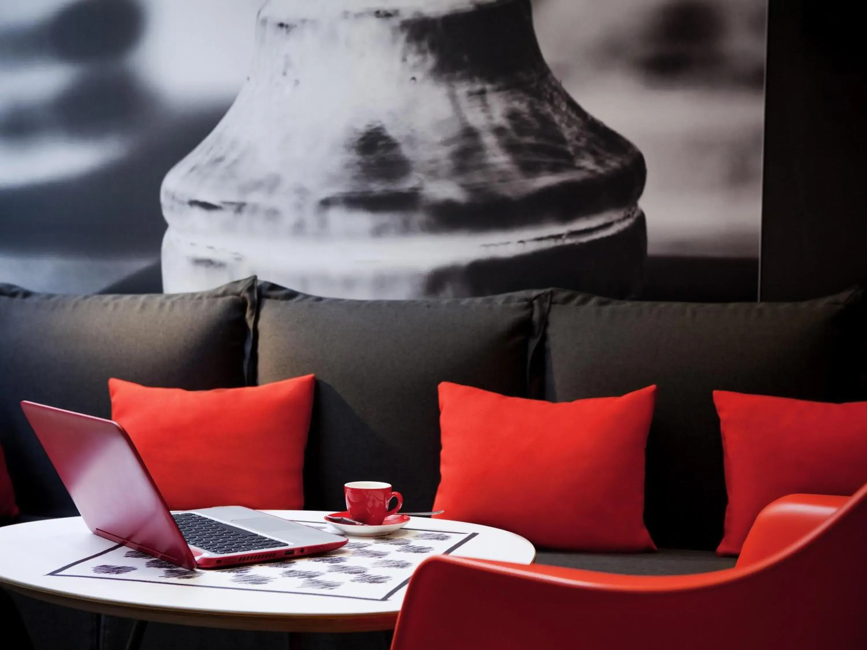 Lounge or bar in ibis Paris Gare De L'Est TGV Lounge or bar in ibis Paris Gare De L'Est TGV