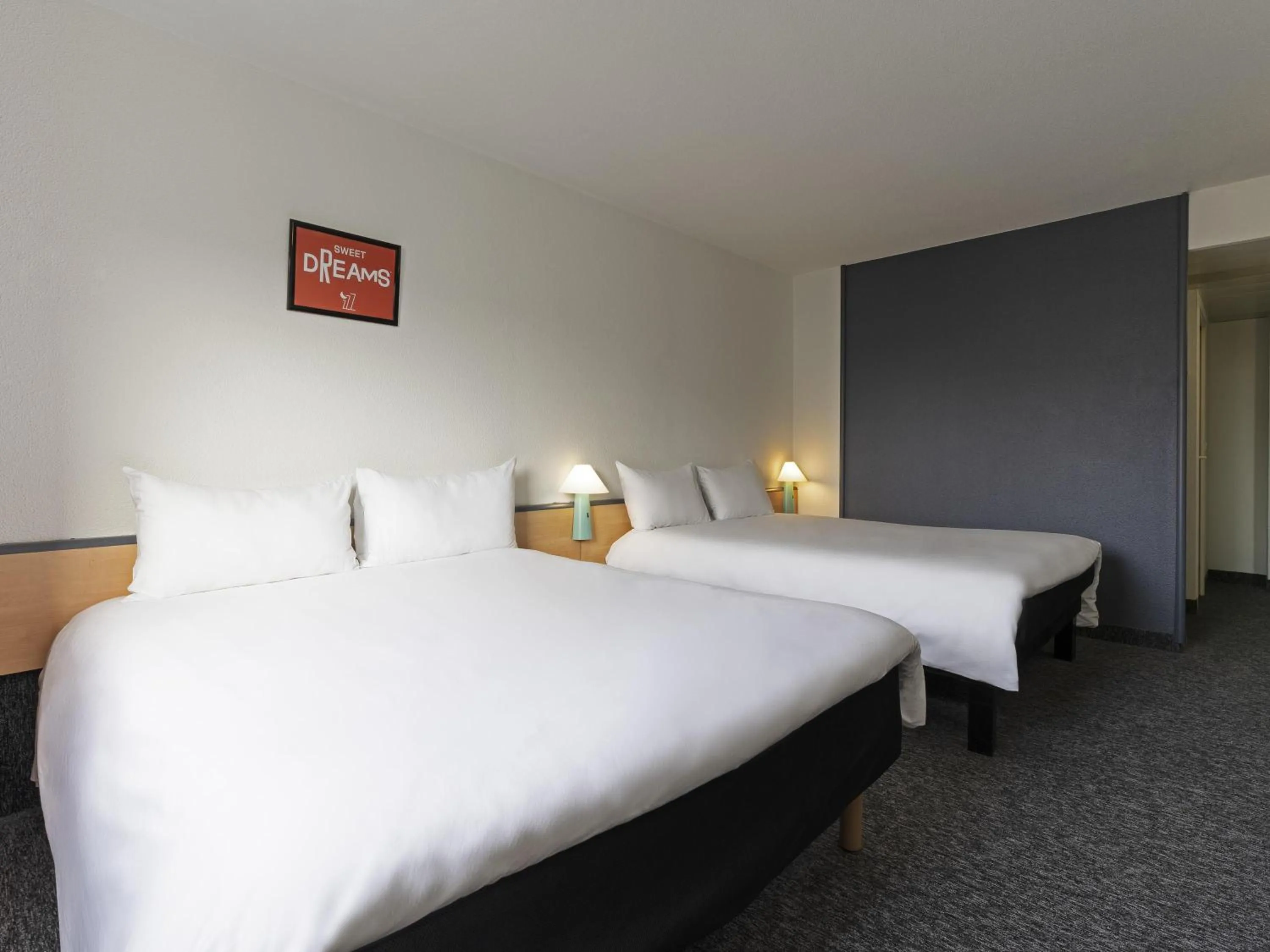 Bedroom, Bed in ibis Paris Pantin Eglise