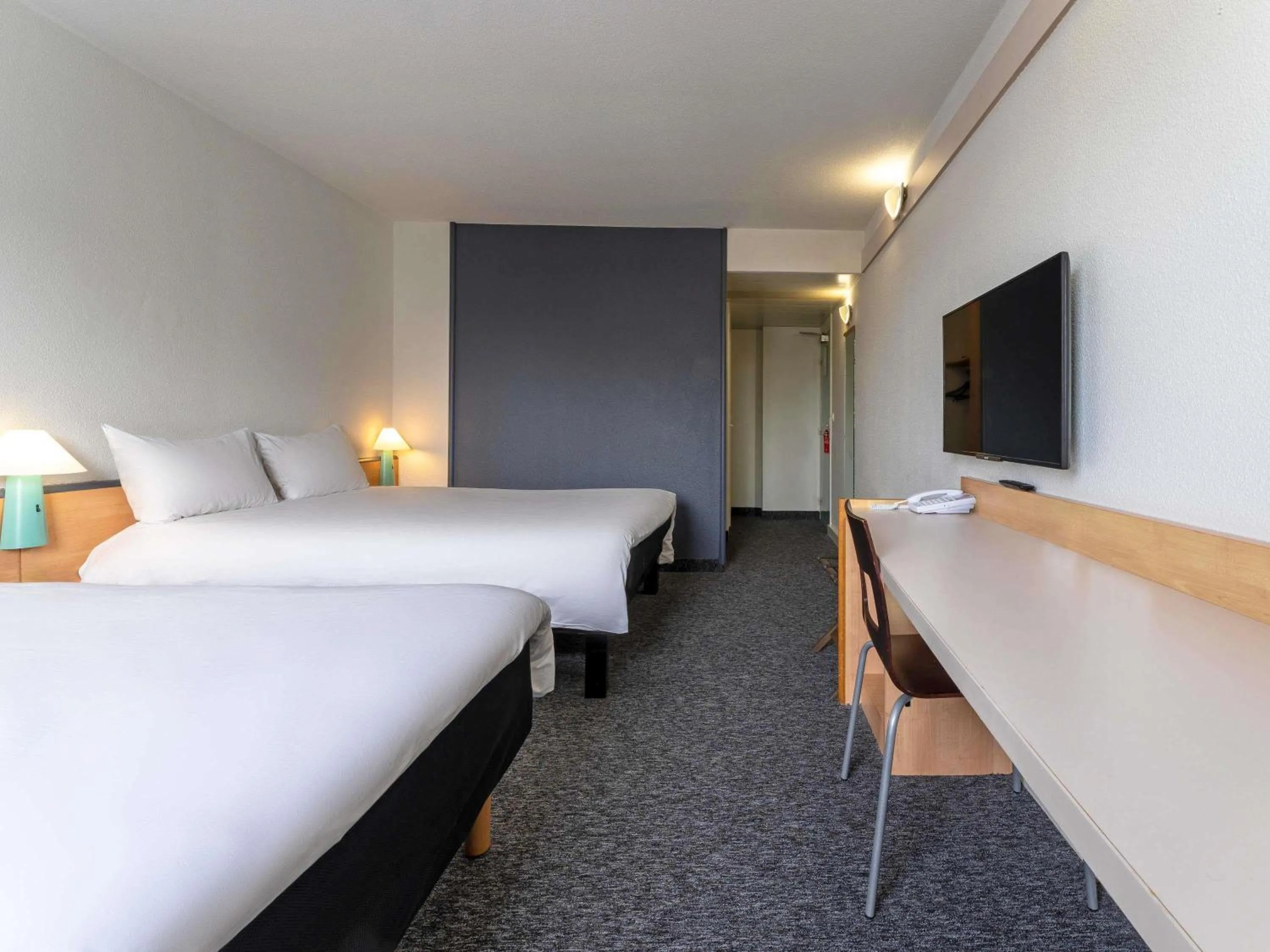Bedroom, Bed in ibis Paris Pantin Eglise