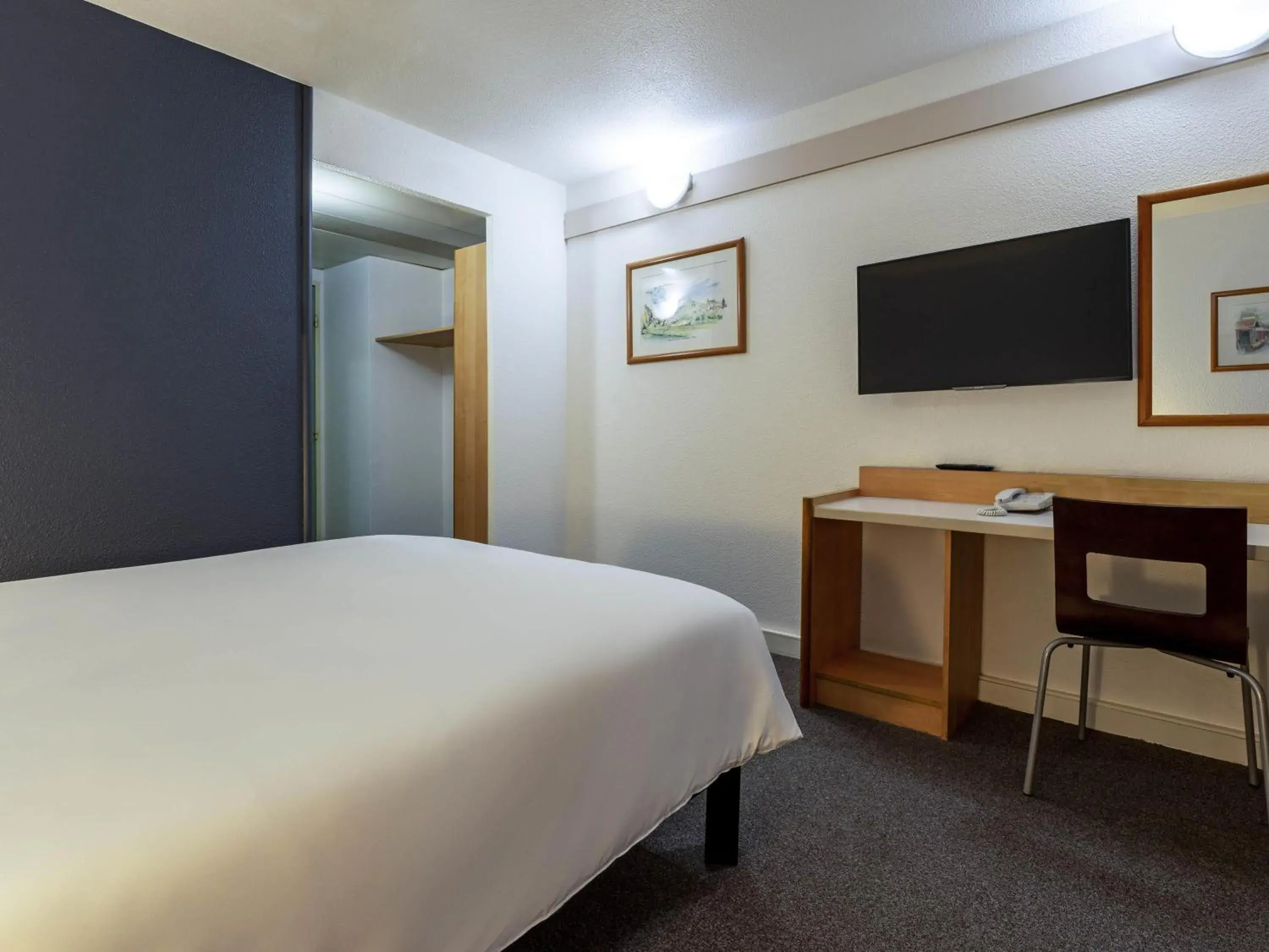 Bedroom, Bed in ibis Paris Pantin Eglise Bedroom, Bed in ibis Paris Pantin Eglise