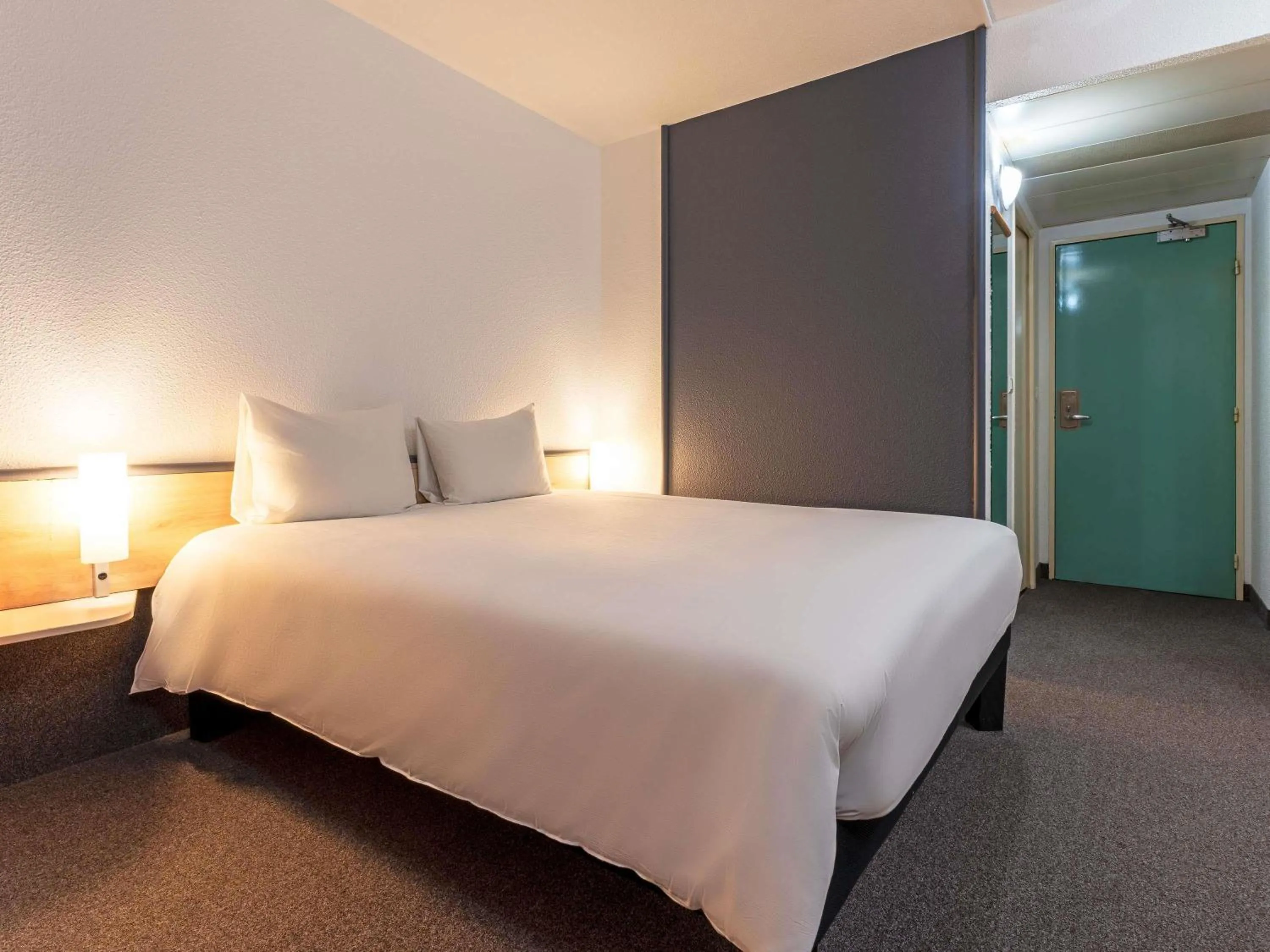 Bedroom, Bed in ibis Paris Pantin Eglise