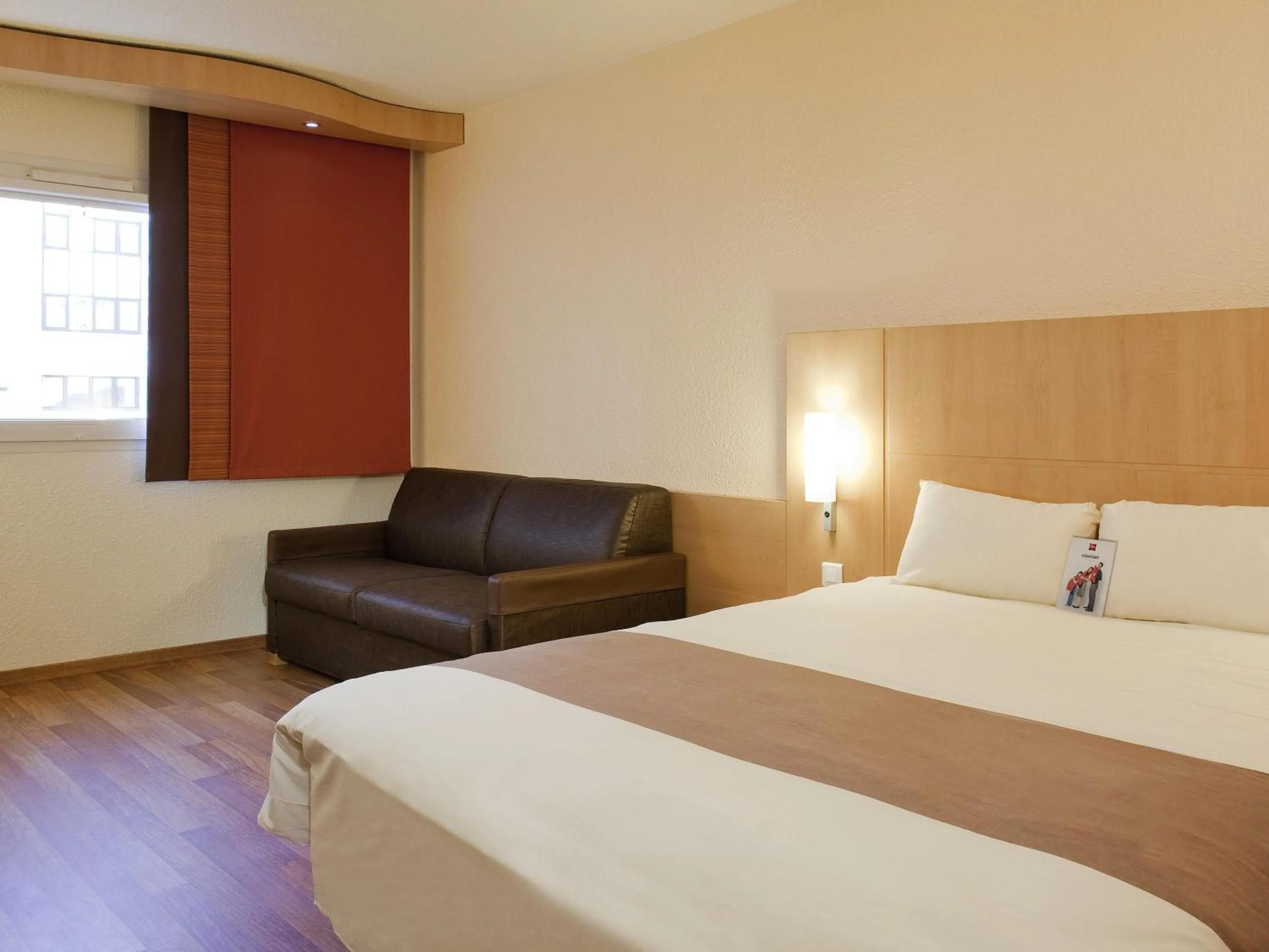 Bedroom, Bed in ibis Paris Pantin Eglise