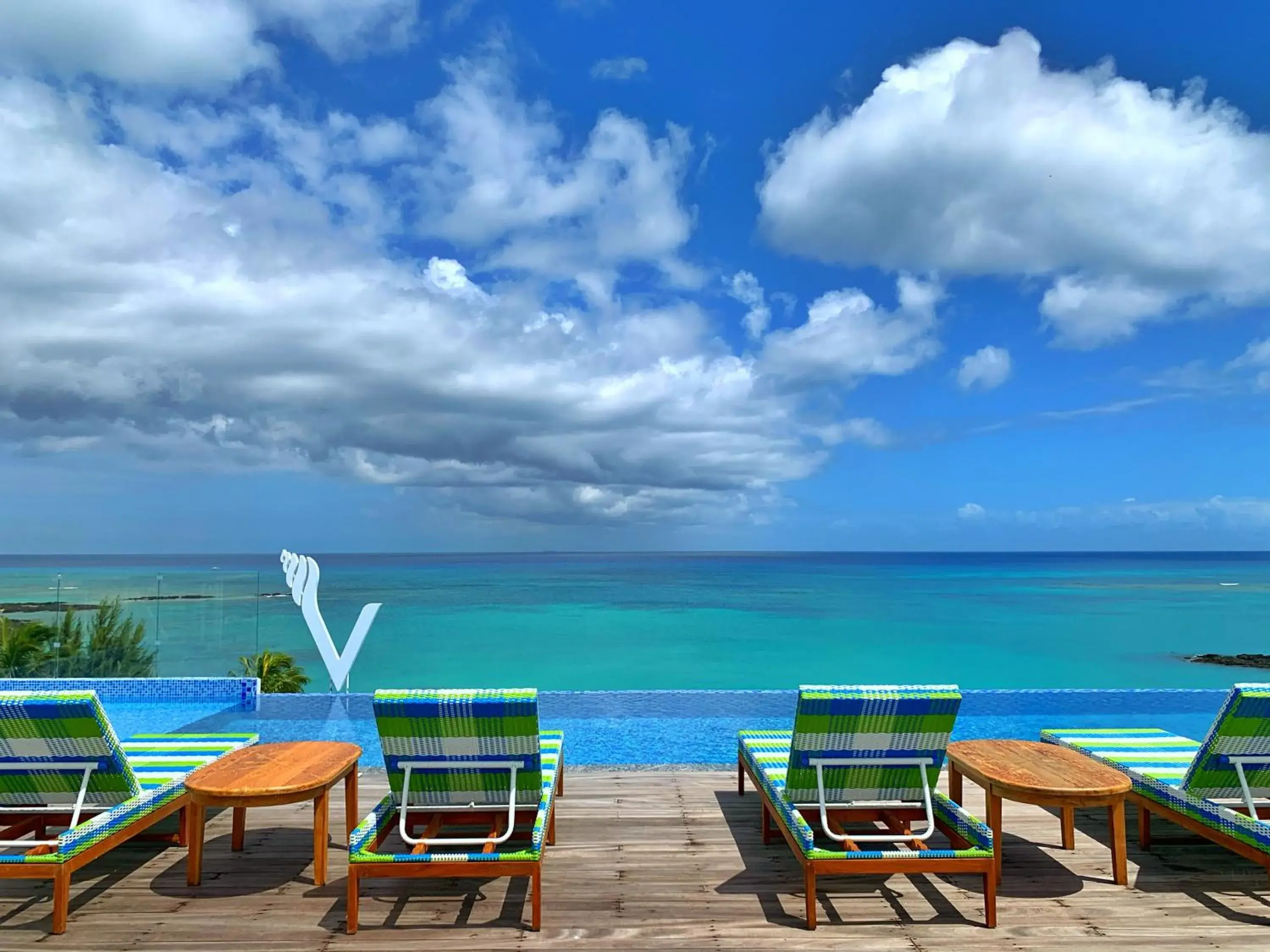 Swimming pool in Ocean V Hotel Swimming pool in Ocean V Hotel