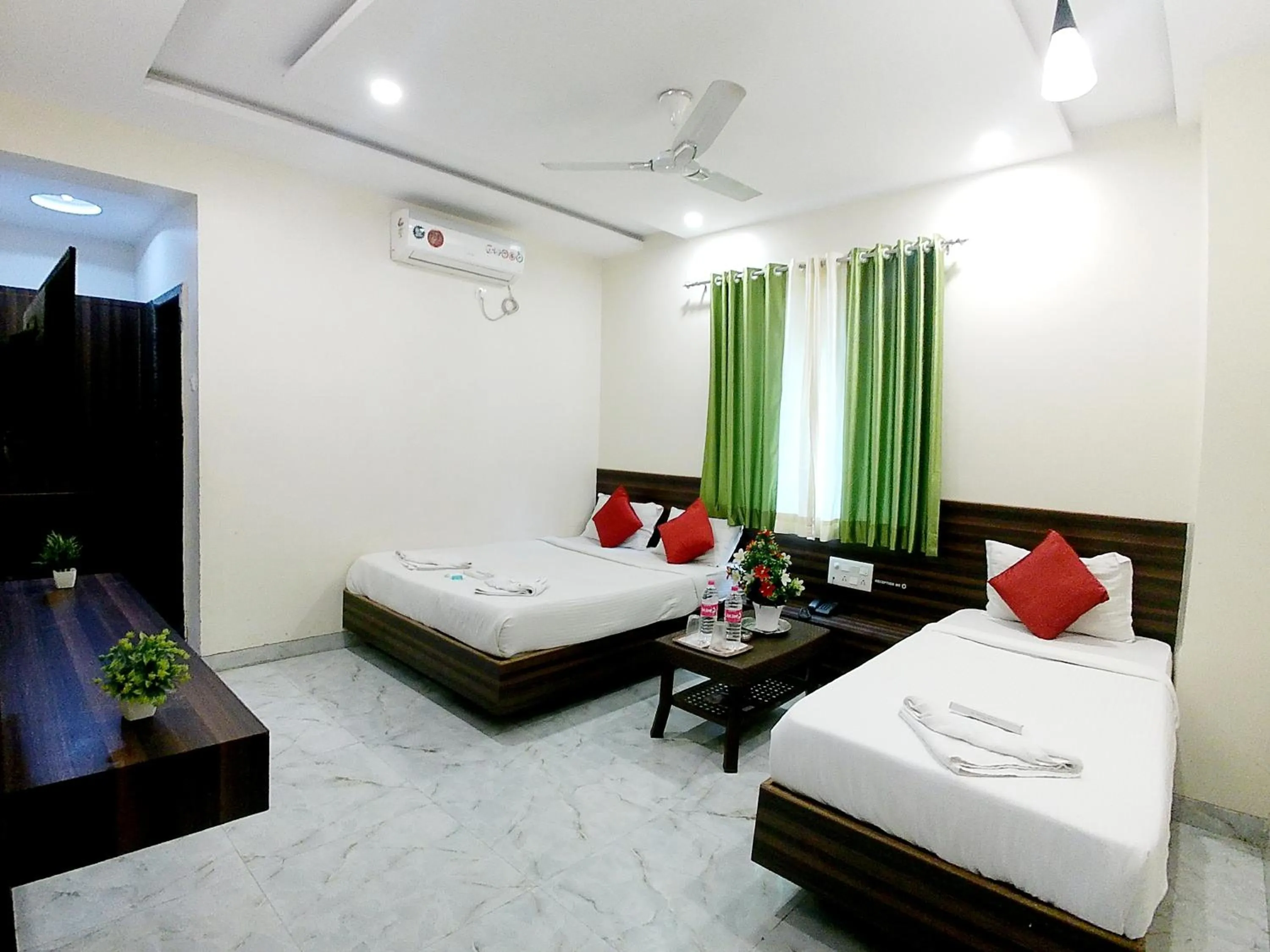 Bed in Hotel Sai SK Palace