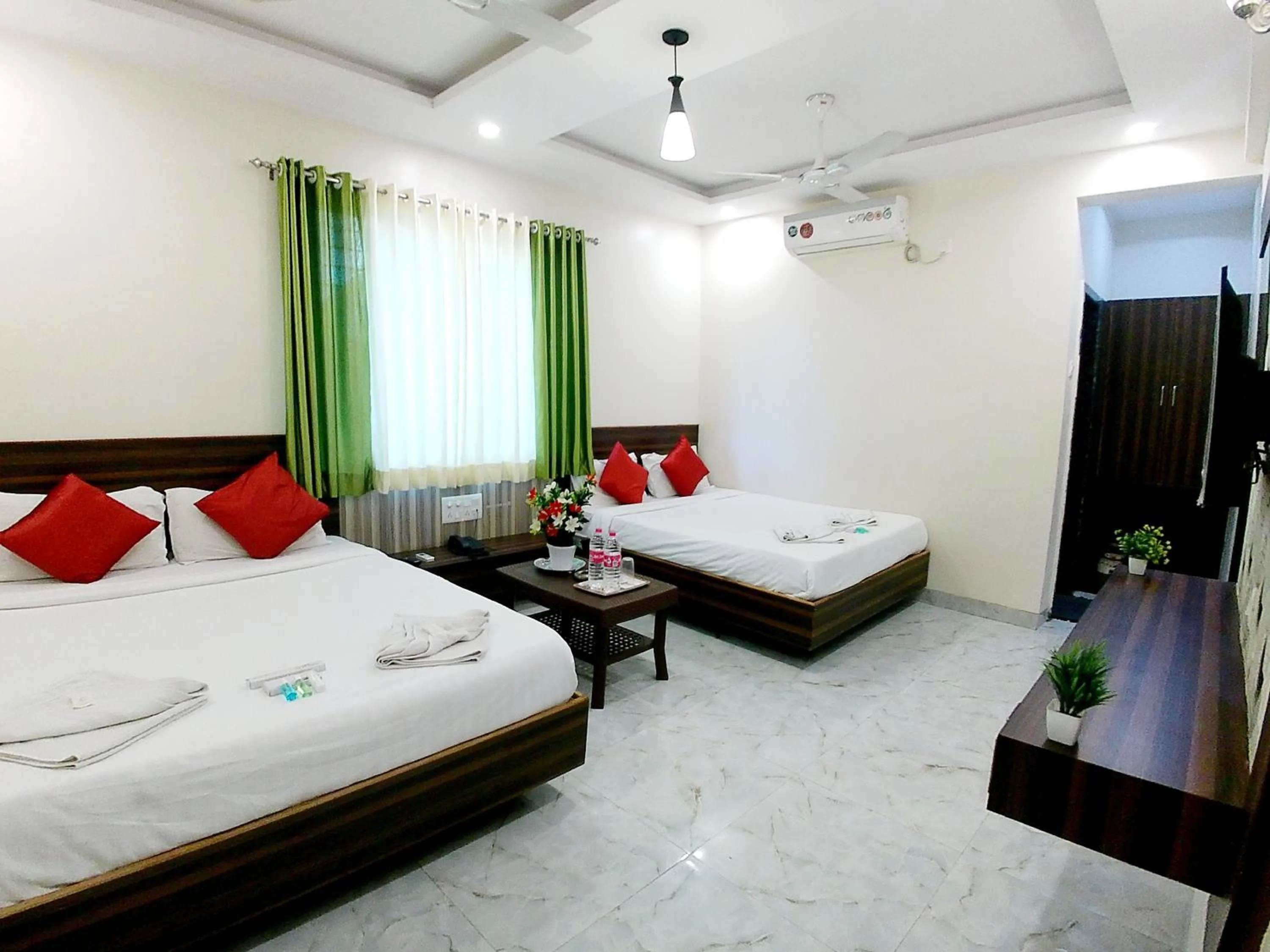 Bed in Hotel Sai SK Palace