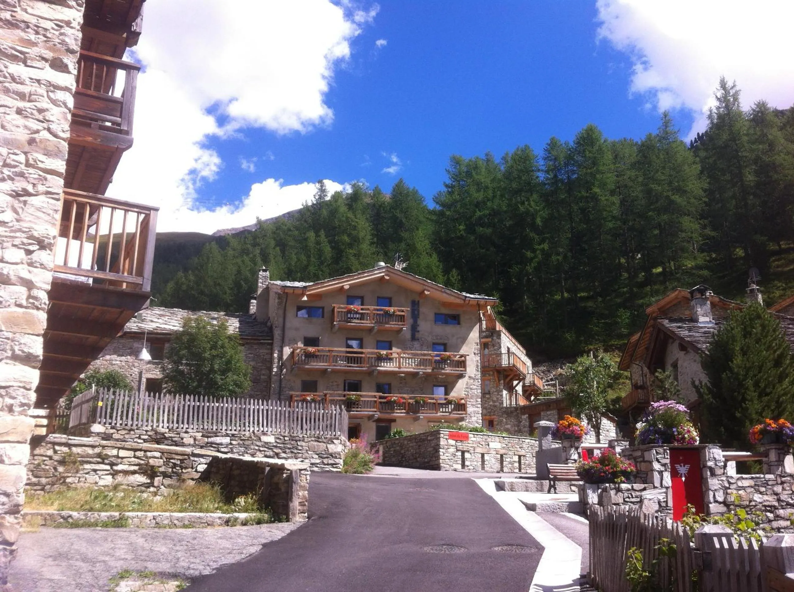 Neighbourhood in Chalet Hotel Du Fornet