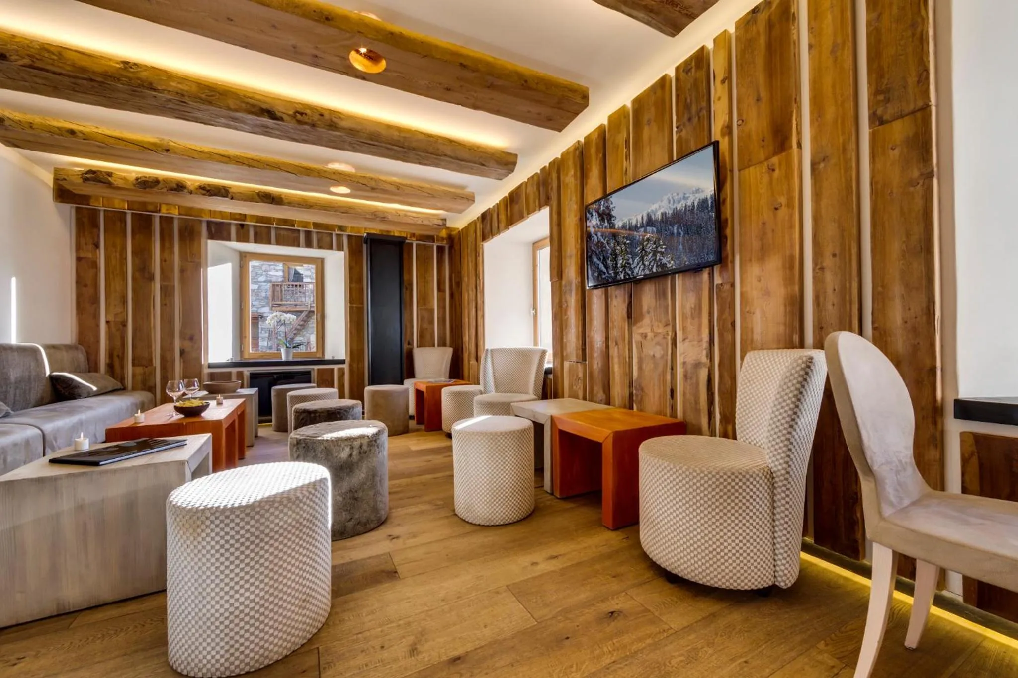 Lounge or bar in Chalet Hotel Du Fornet