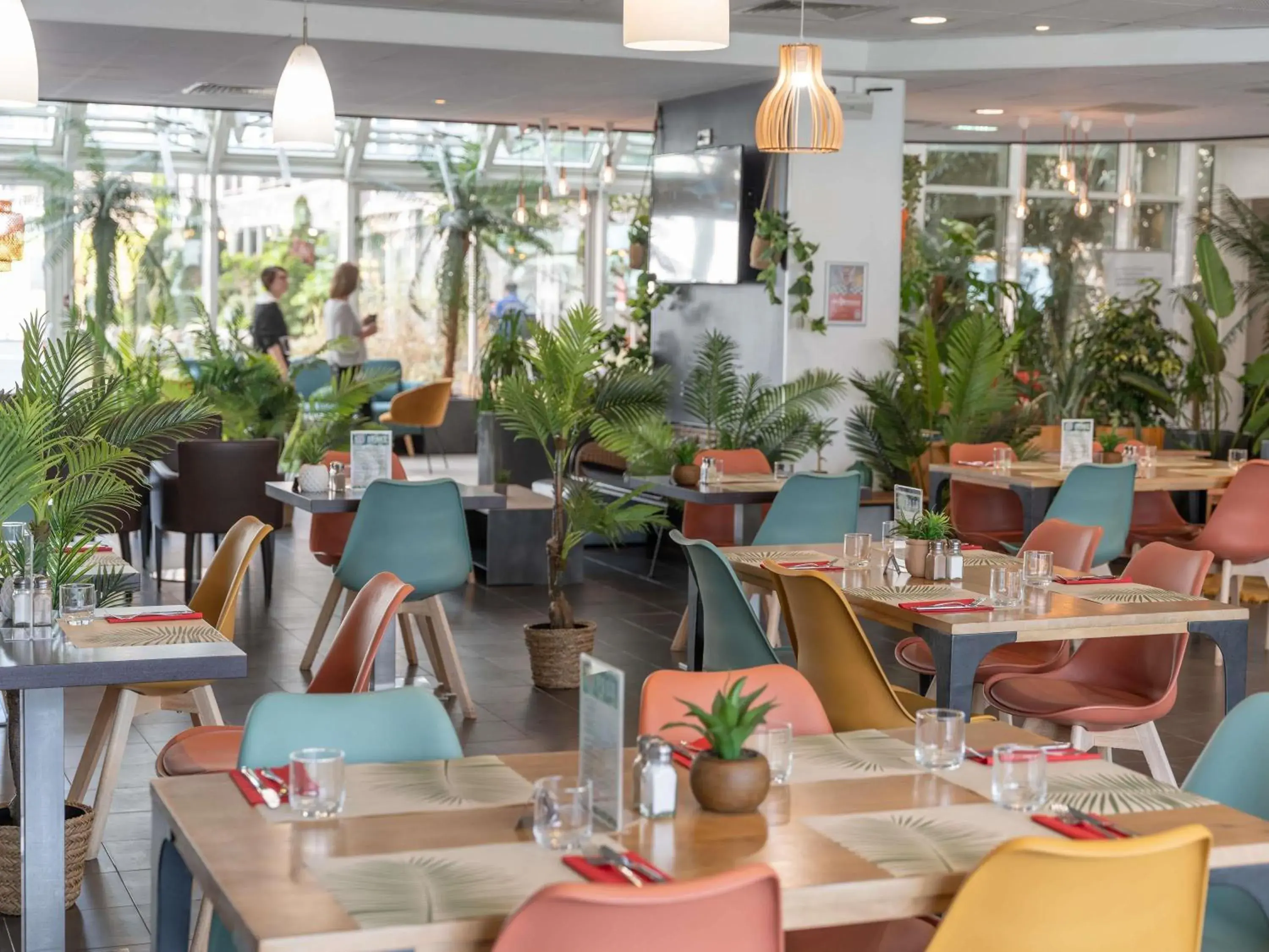 Restaurant/places to eat in ibis Paris 17 Clichy-Batignolles Restaurant/places to eat in ibis Paris 17 Clichy-Batignolles