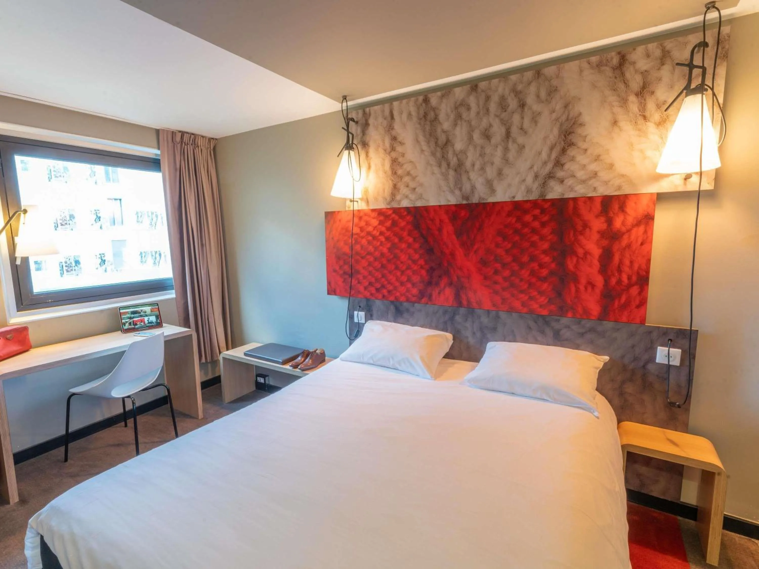 Bedroom, Bed in ibis Paris 17 Clichy-Batignolles