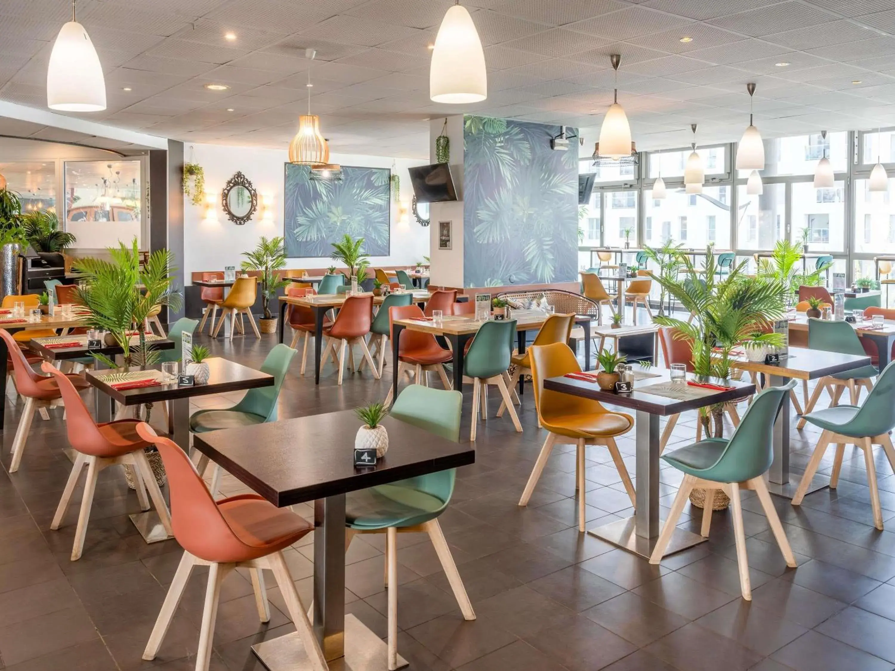 Restaurant/places to eat in ibis Paris 17 Clichy-Batignolles Restaurant/places to eat in ibis Paris 17 Clichy-Batignolles