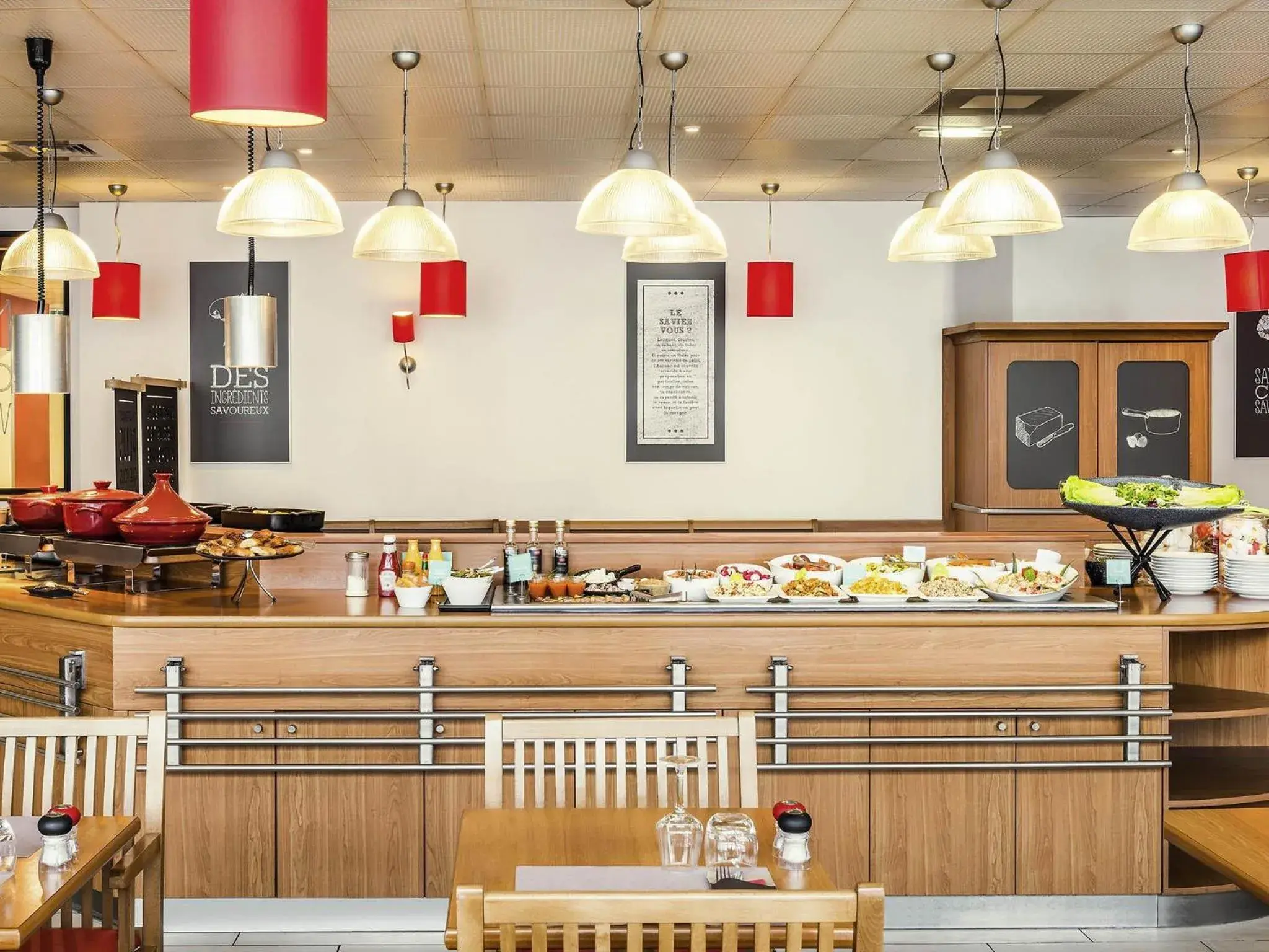 Restaurant/places to eat in ibis Paris 17 Clichy-Batignolles Restaurant/places to eat in ibis Paris 17 Clichy-Batignolles