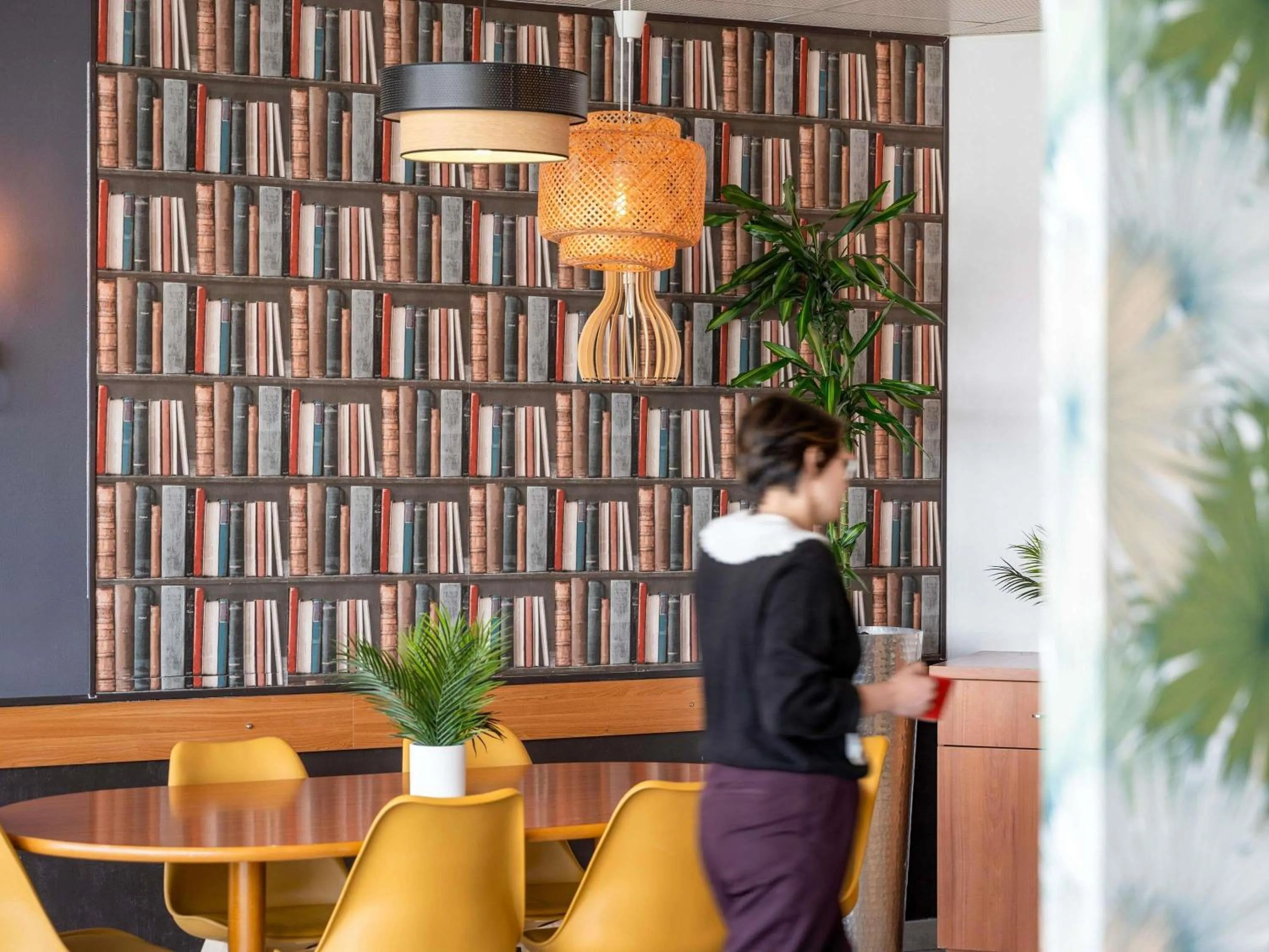 Restaurant/places to eat in ibis Paris 17 Clichy-Batignolles